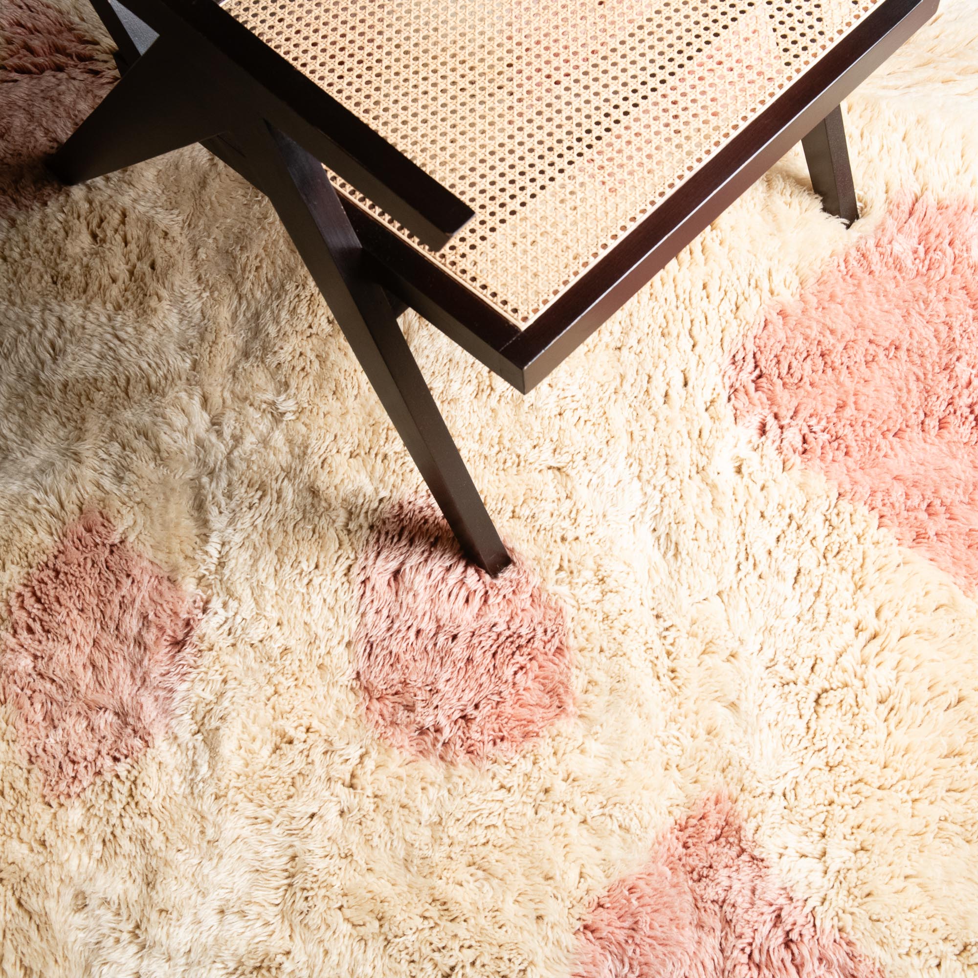 Silken Petals - Luxury Shag Moroccan Rug - Benisouk