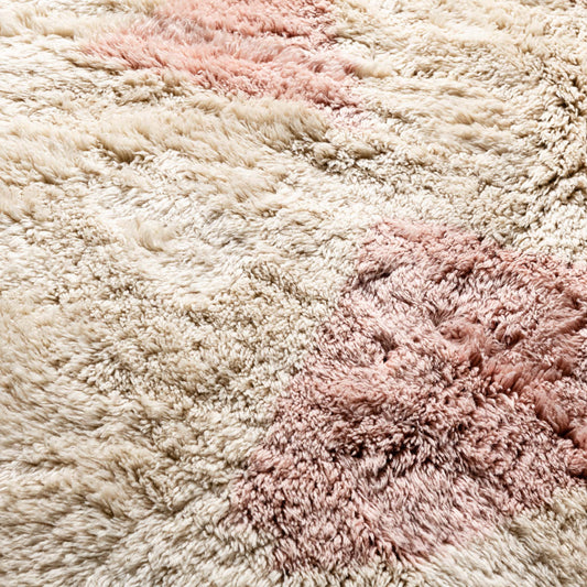 Silken Petals - Luxury Shag Moroccan Rug - Benisouk