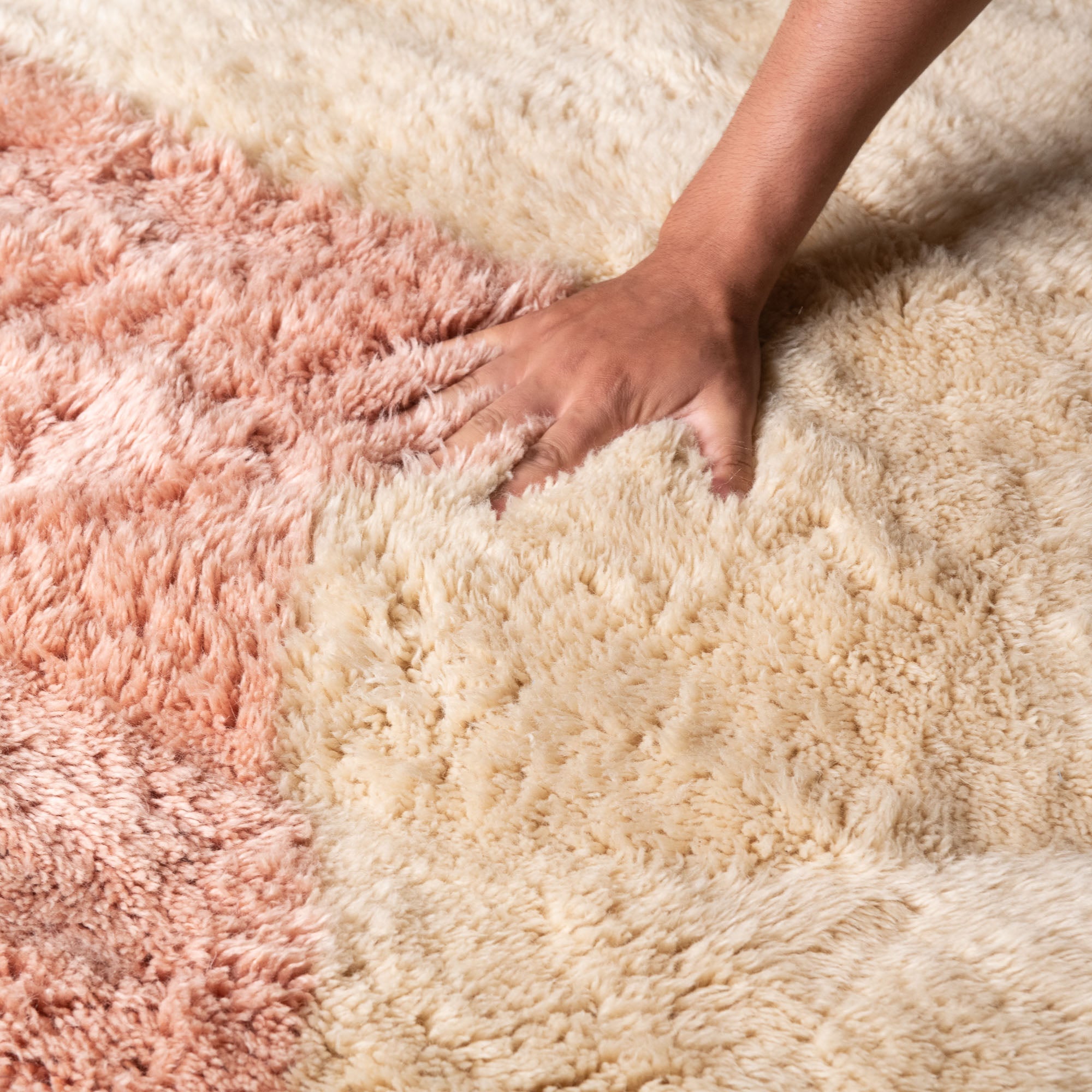 Soft Echoes - Luxury Shag Moroccan Rug - Benisouk
