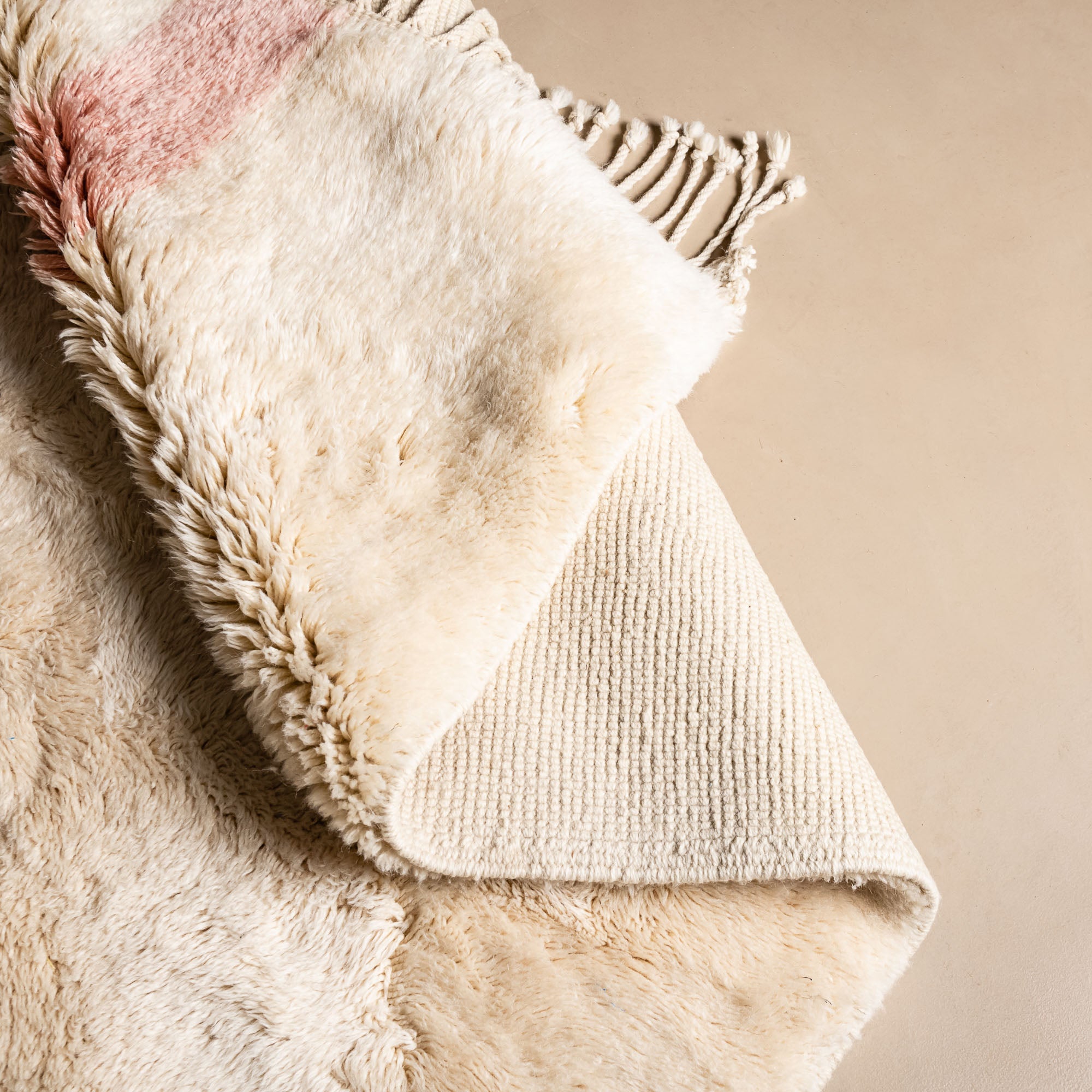 Soft Echoes - Luxury Shag Moroccan Rug - Benisouk