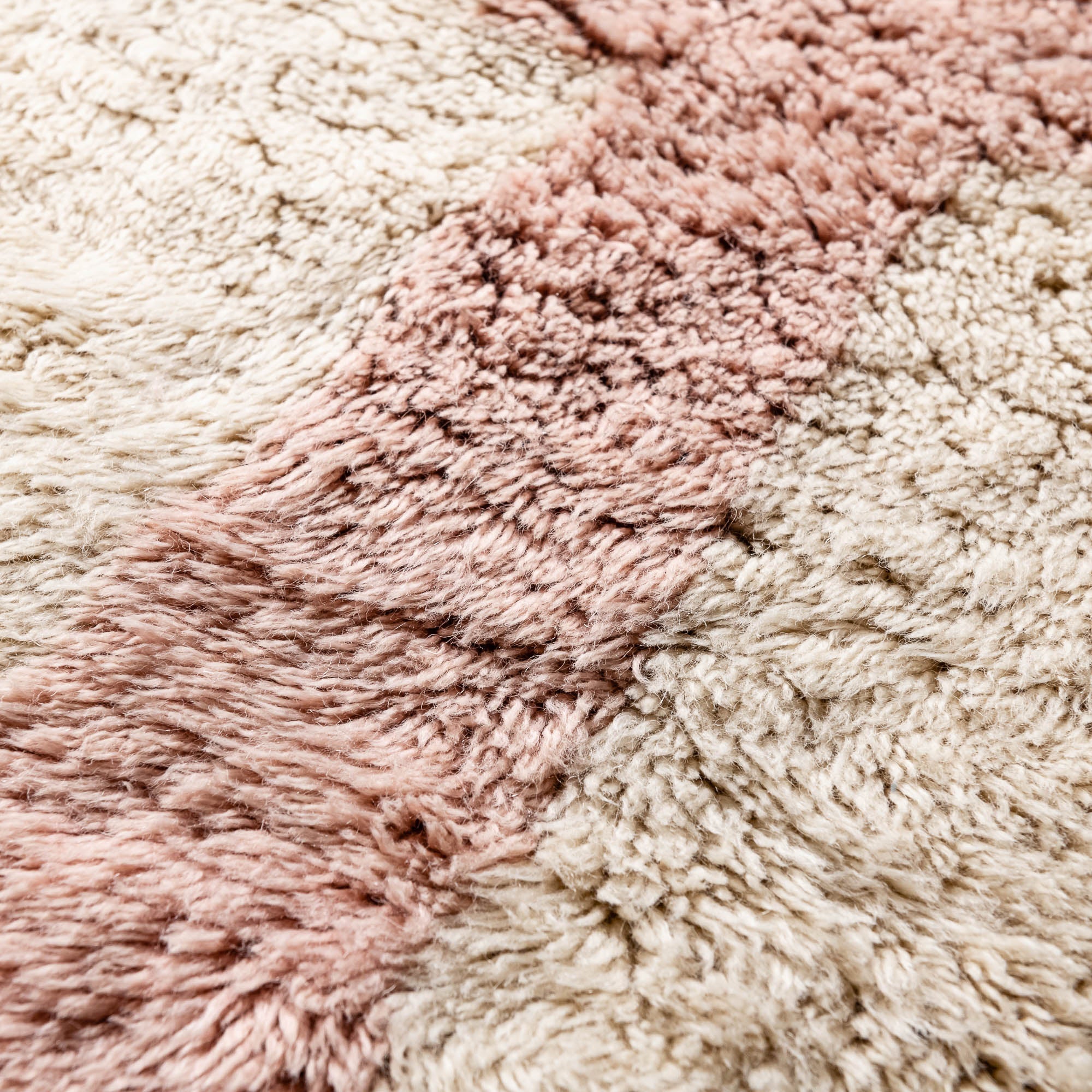 Soft Echoes - Luxury Shag Moroccan Rug - Benisouk