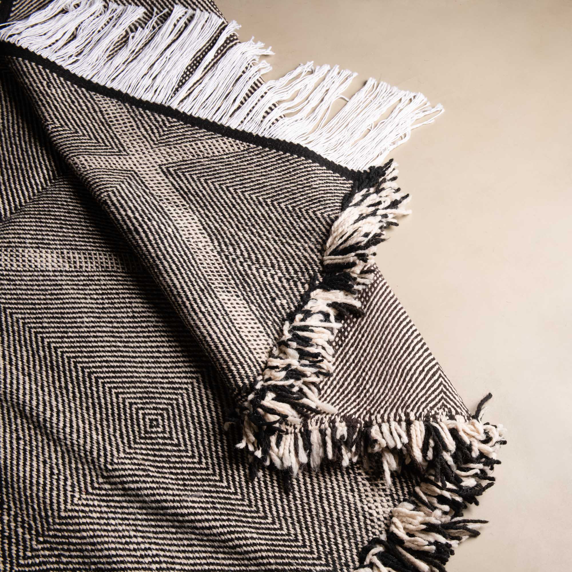 Soheir - taznakht kilim rug - Benisouk