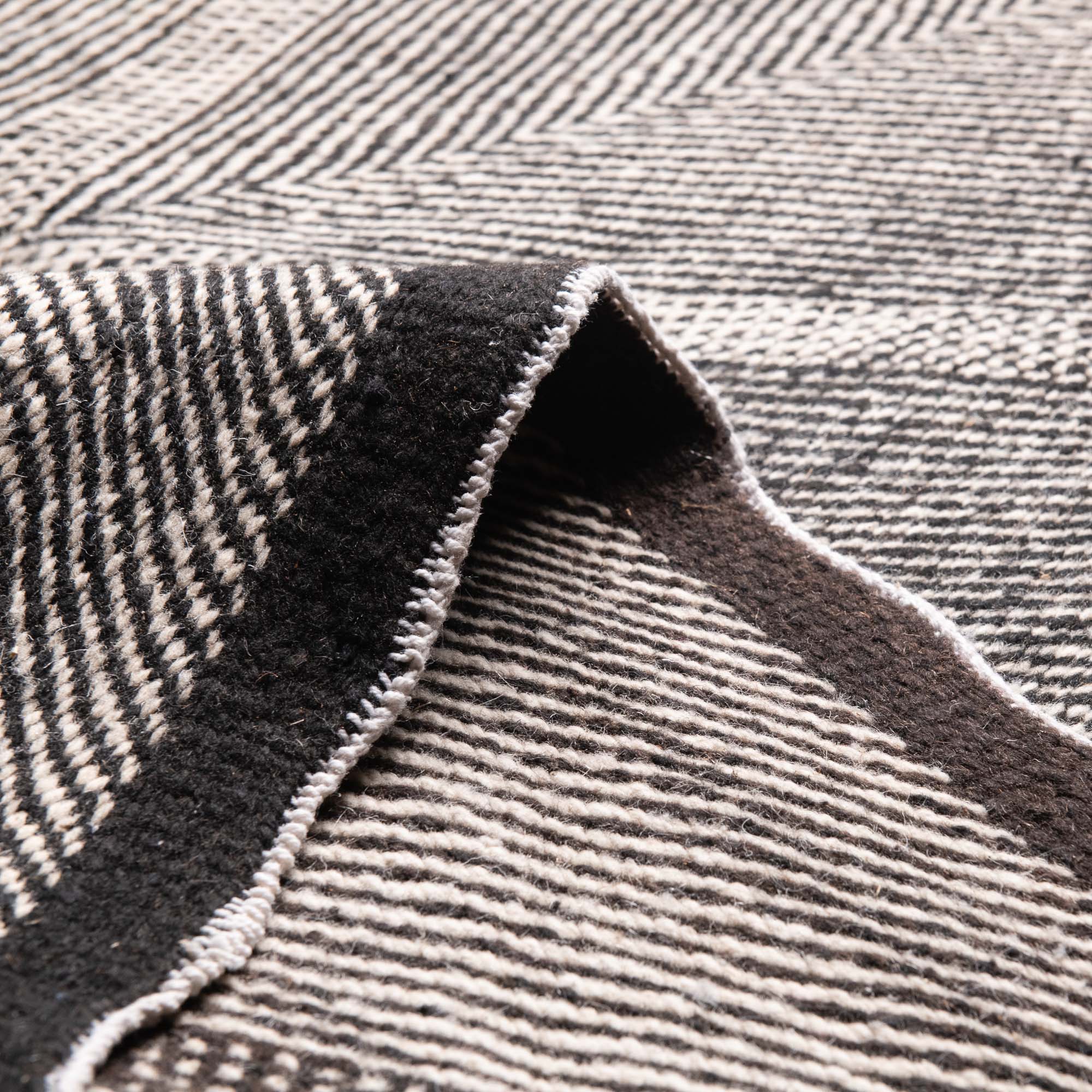 Soheir - taznakht kilim rug - Benisouk