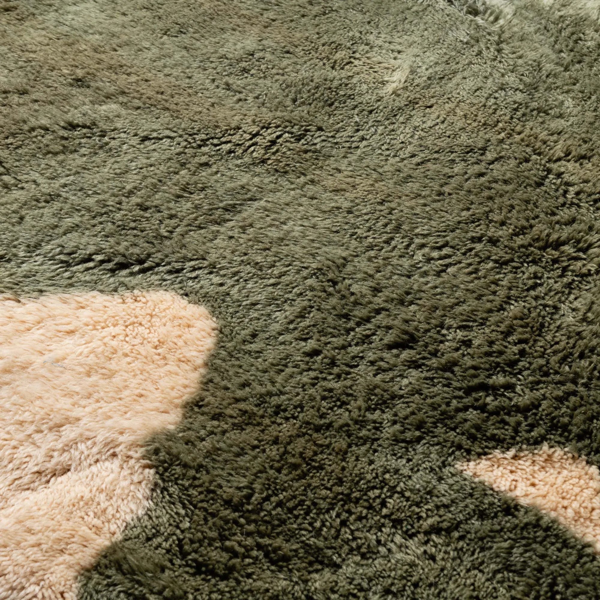 Soldier Round - Luxury Shag Moroccan Rug - Benisouk