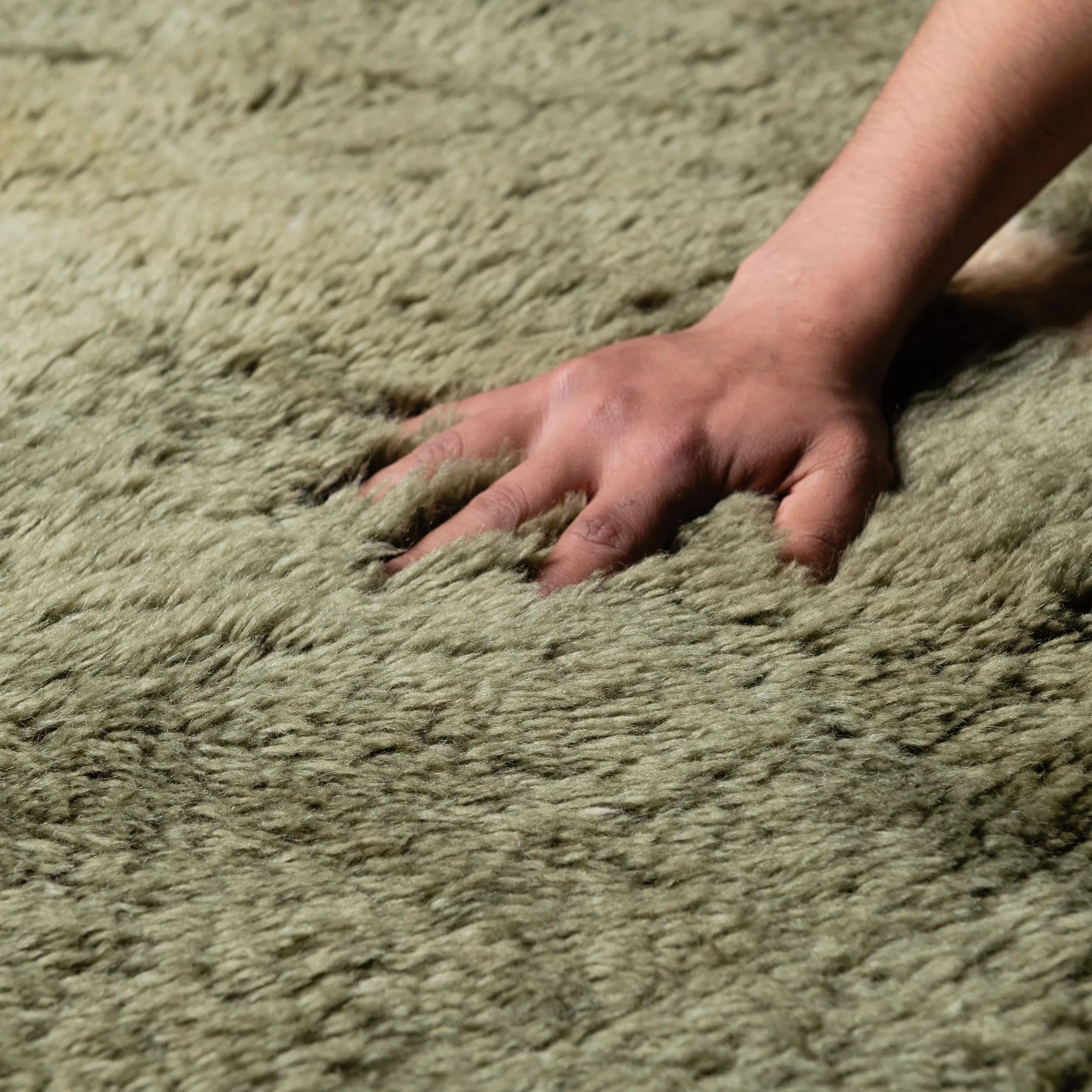 Soldier Round - Luxury Shag Moroccan Rug - Benisouk