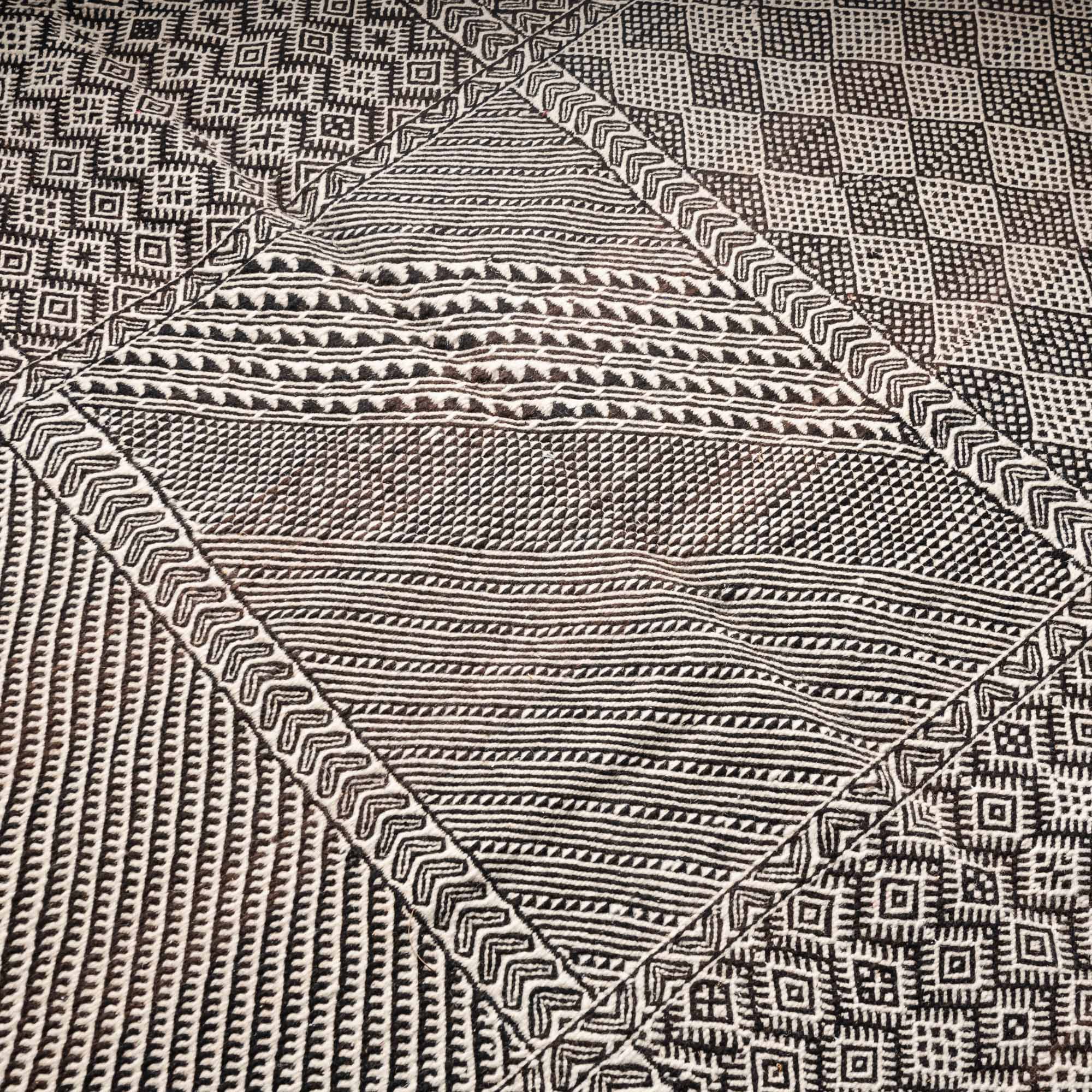 Souraya - taznakht kilim rug - Benisouk
