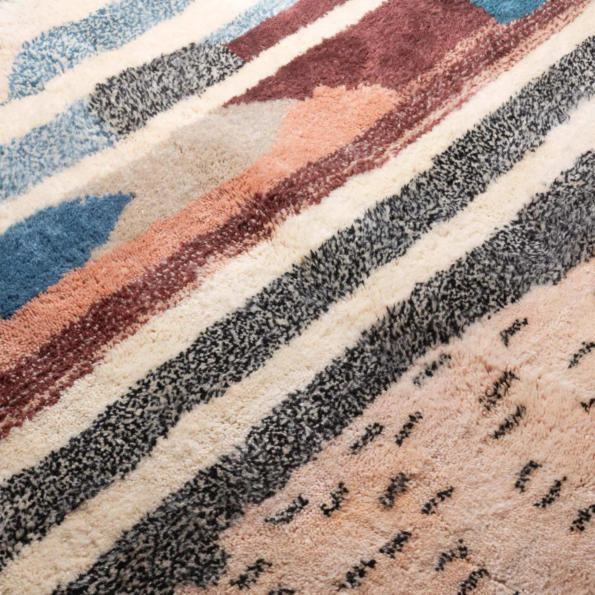 Spaceship - Luxury Shag Moroccan Rug - Benisouk