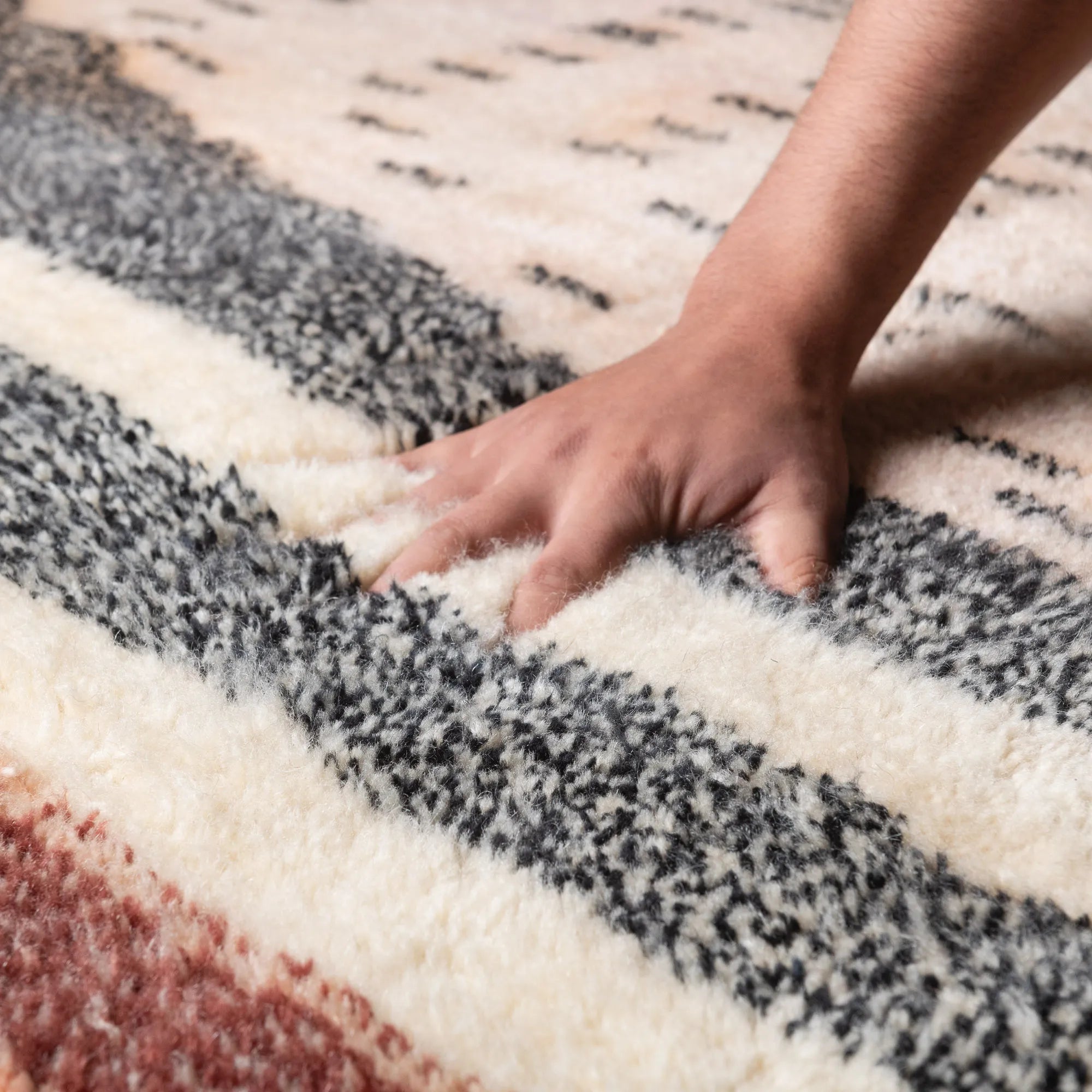 Spaceship - Luxury Shag Moroccan Rug - Benisouk