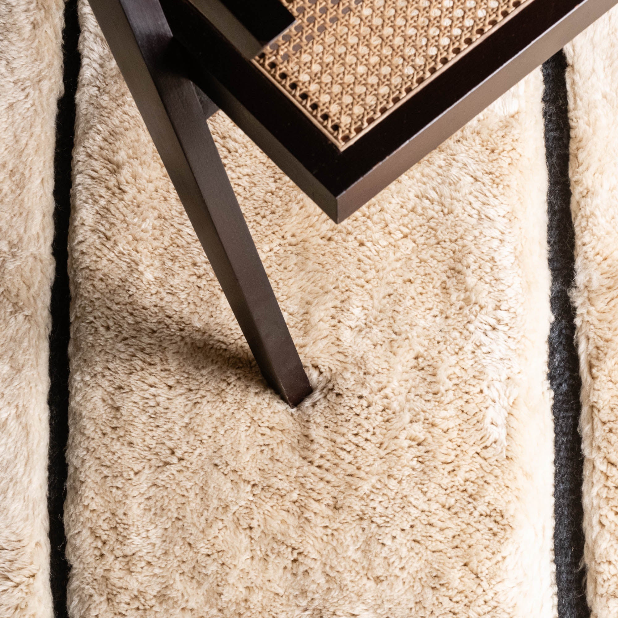 Symetrical Lines - Luxury Shag Moroccan Rug - Benisouk