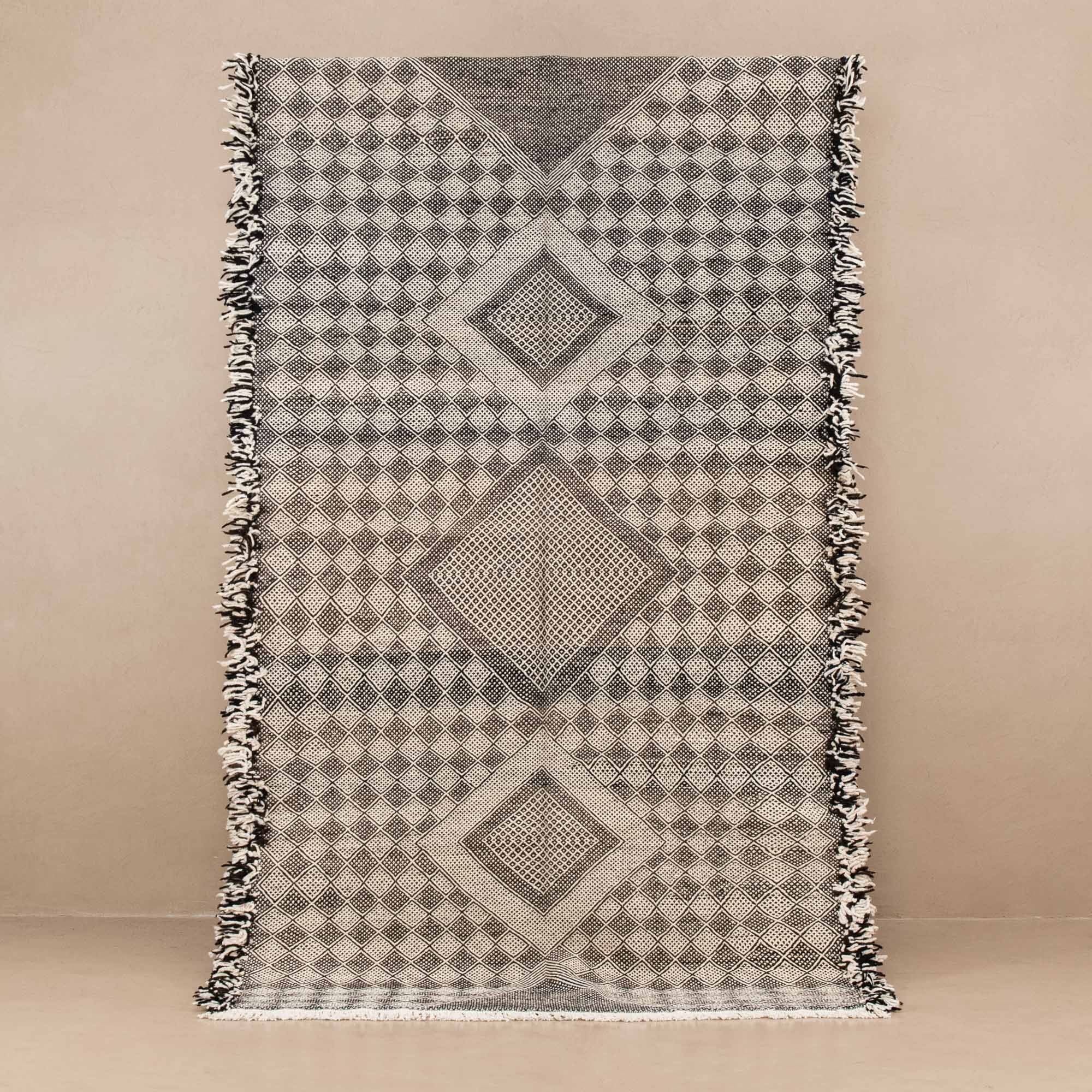 Tamghara - taznakht kilim rug - Benisouk