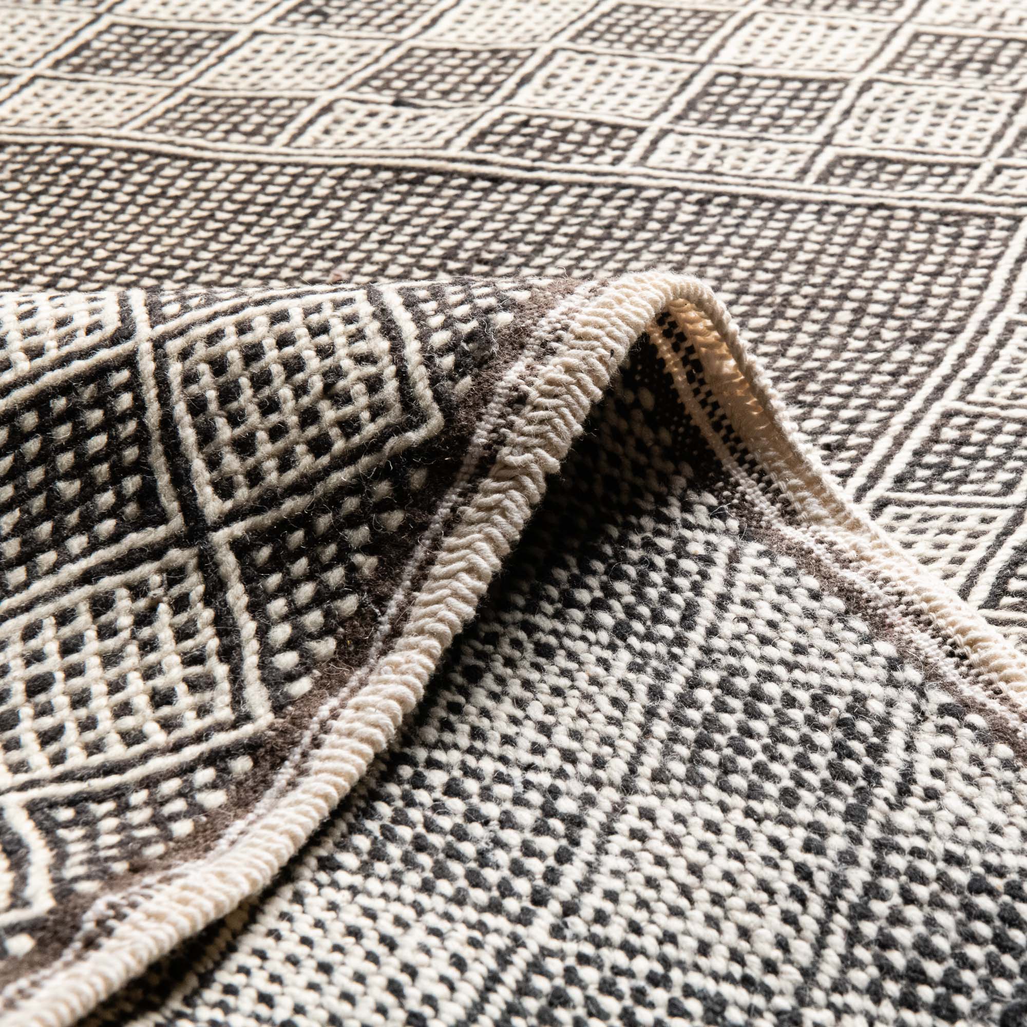 Taniya - taznakht kilim rug - Benisouk