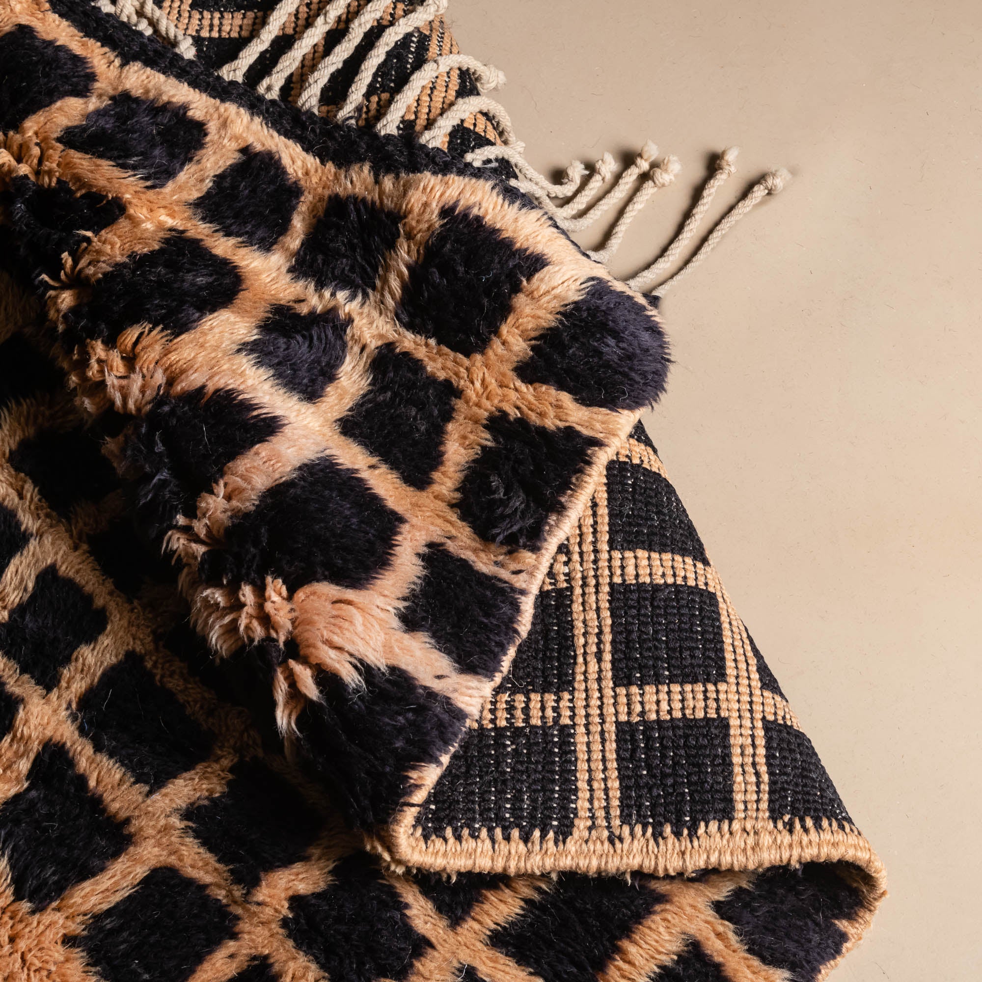 Timsal - Luxury Shag Moroccan Rug - Benisouk