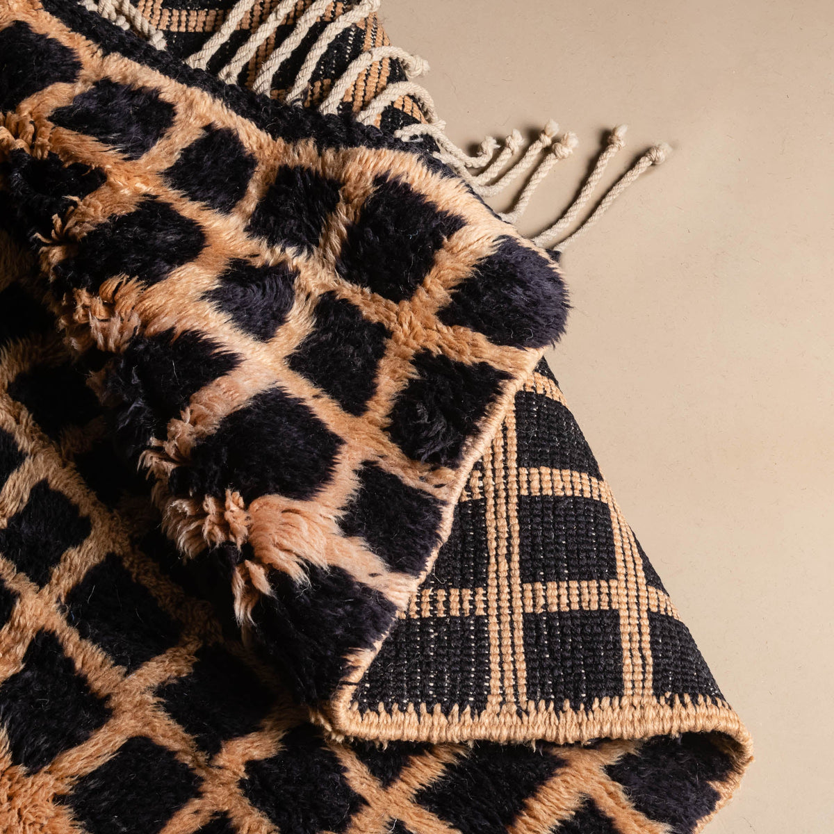 Timsal - Luxury Shag Moroccan Rug - Benisouk