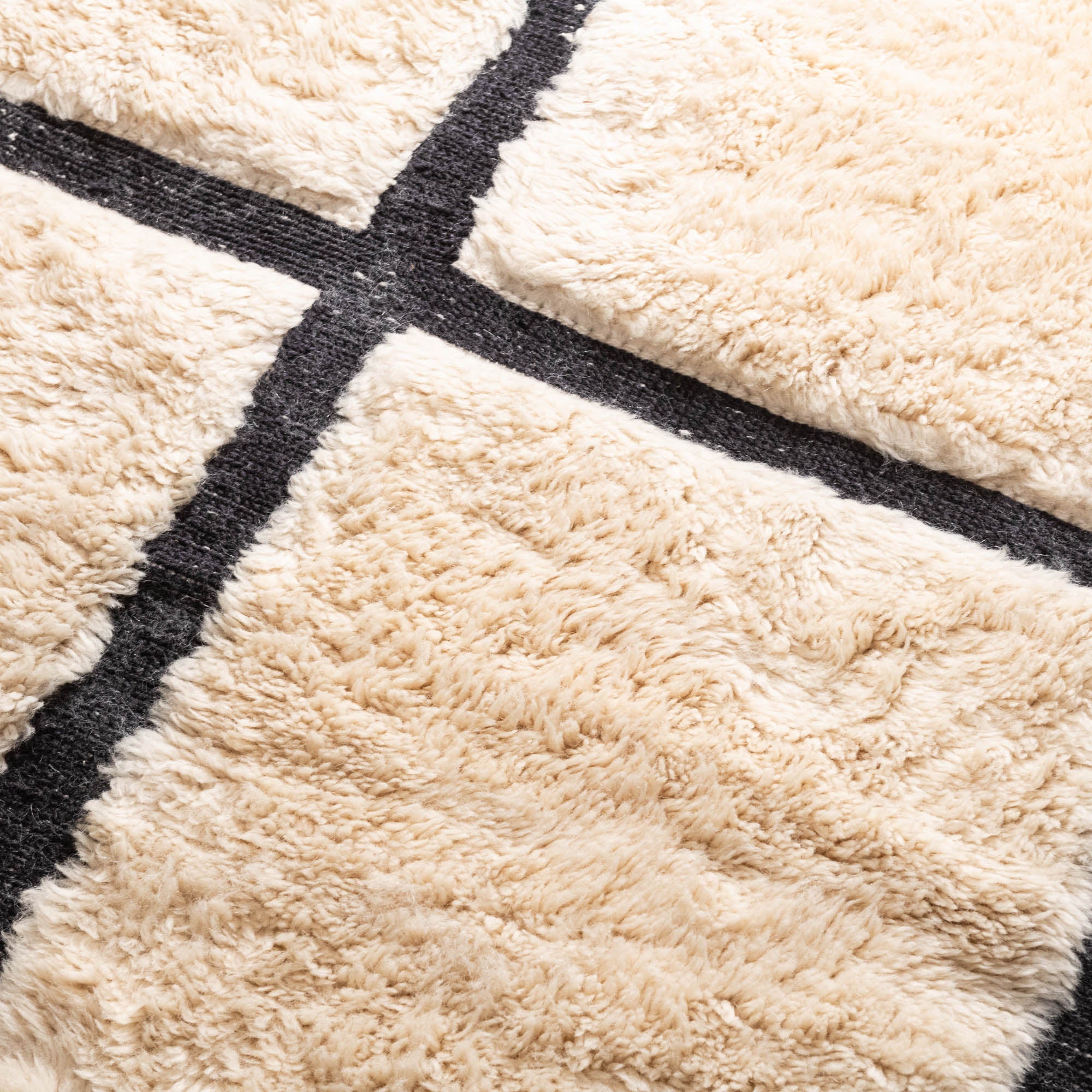 Unbalanced Ratio - Luxury Shag Moroccan Rug - Benisouk