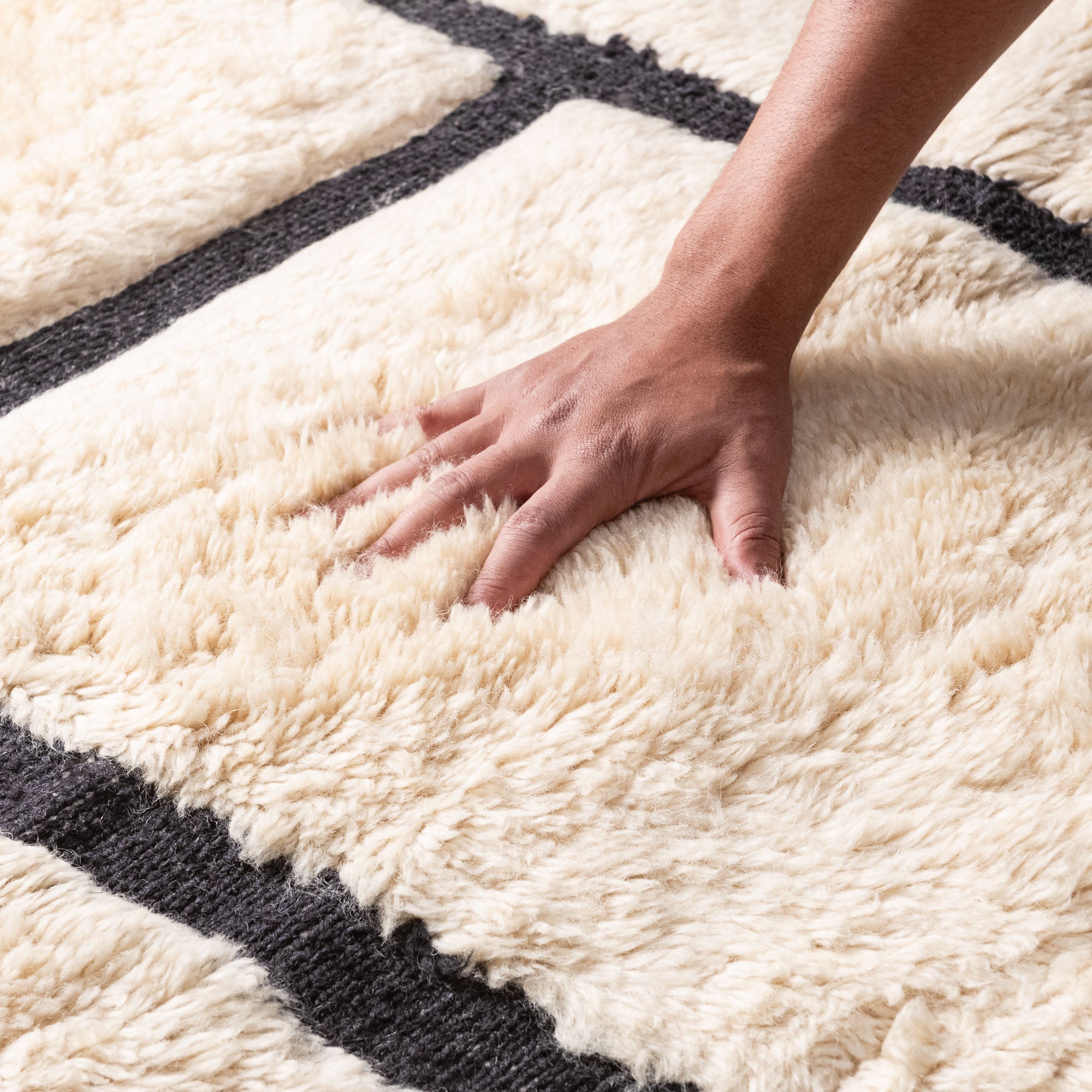 Unbalanced Ratio - Luxury Shag Moroccan Rug - Benisouk