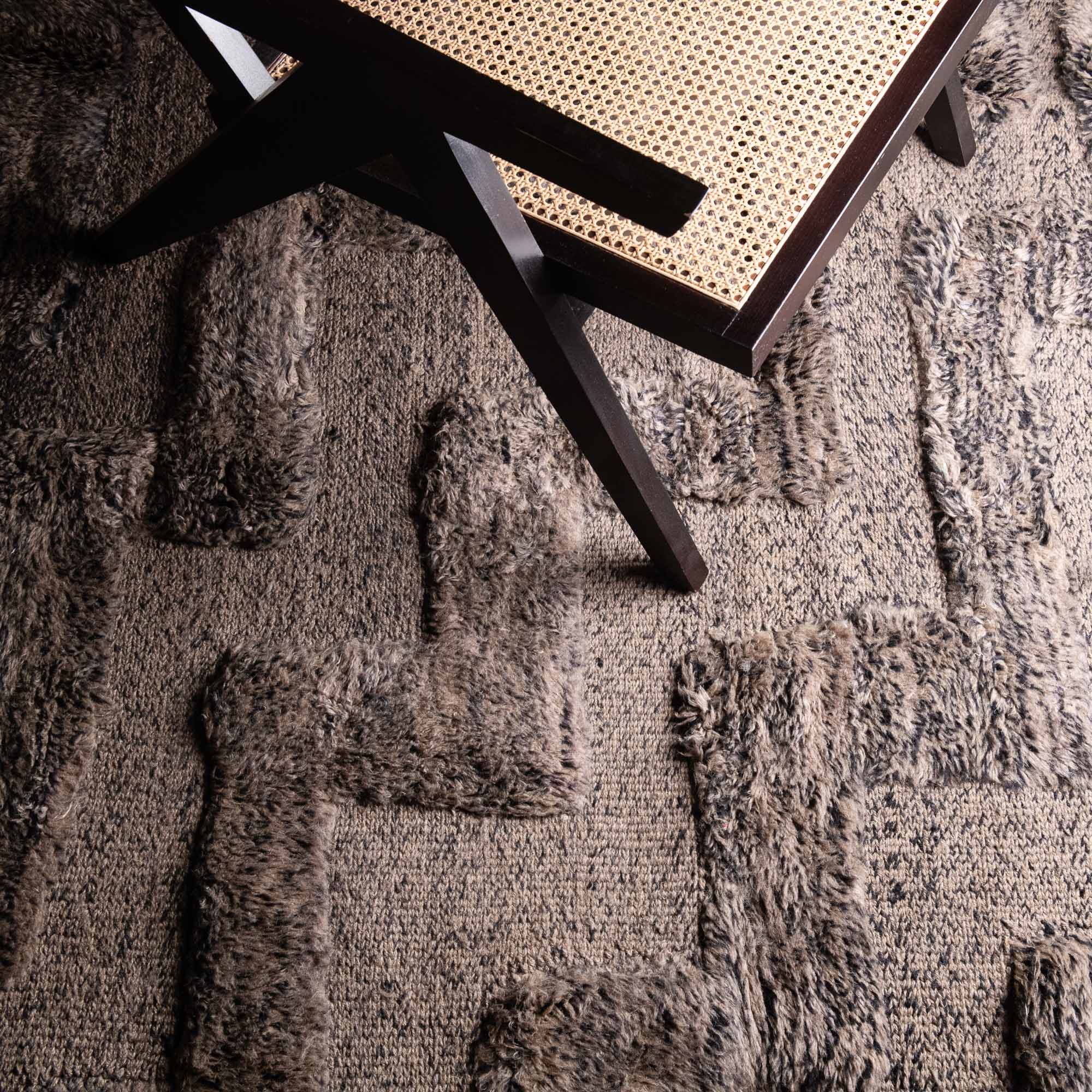 Volcanian Hill - Luxury Shag Moroccan Rug - Benisouk