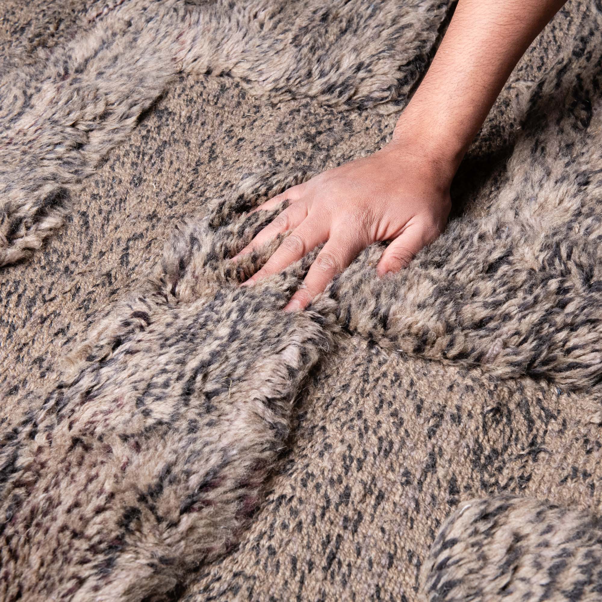 Volcanian Hill - Luxury Shag Moroccan Rug - Benisouk