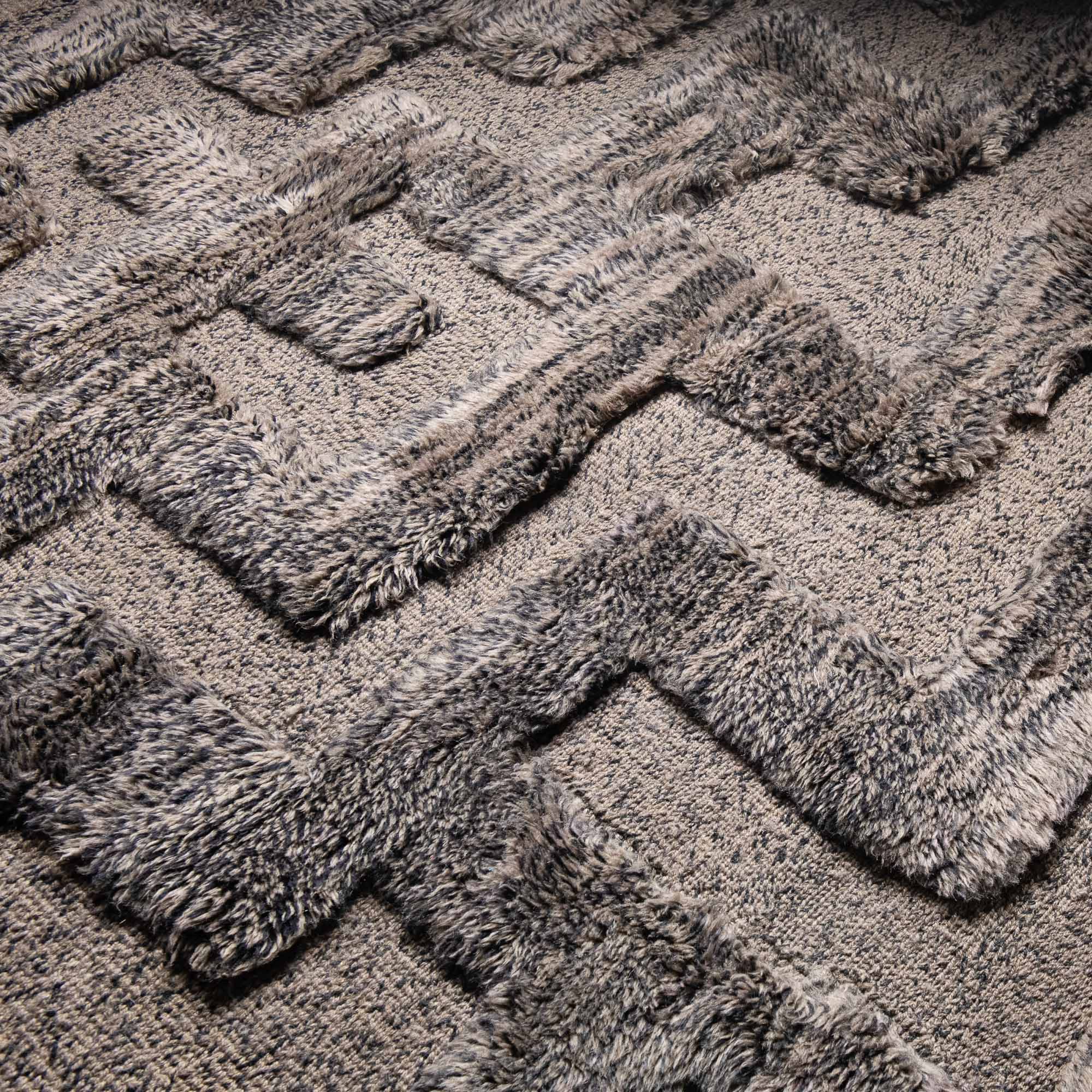 Volcanian Hill - Luxury Shag Moroccan Rug - Benisouk