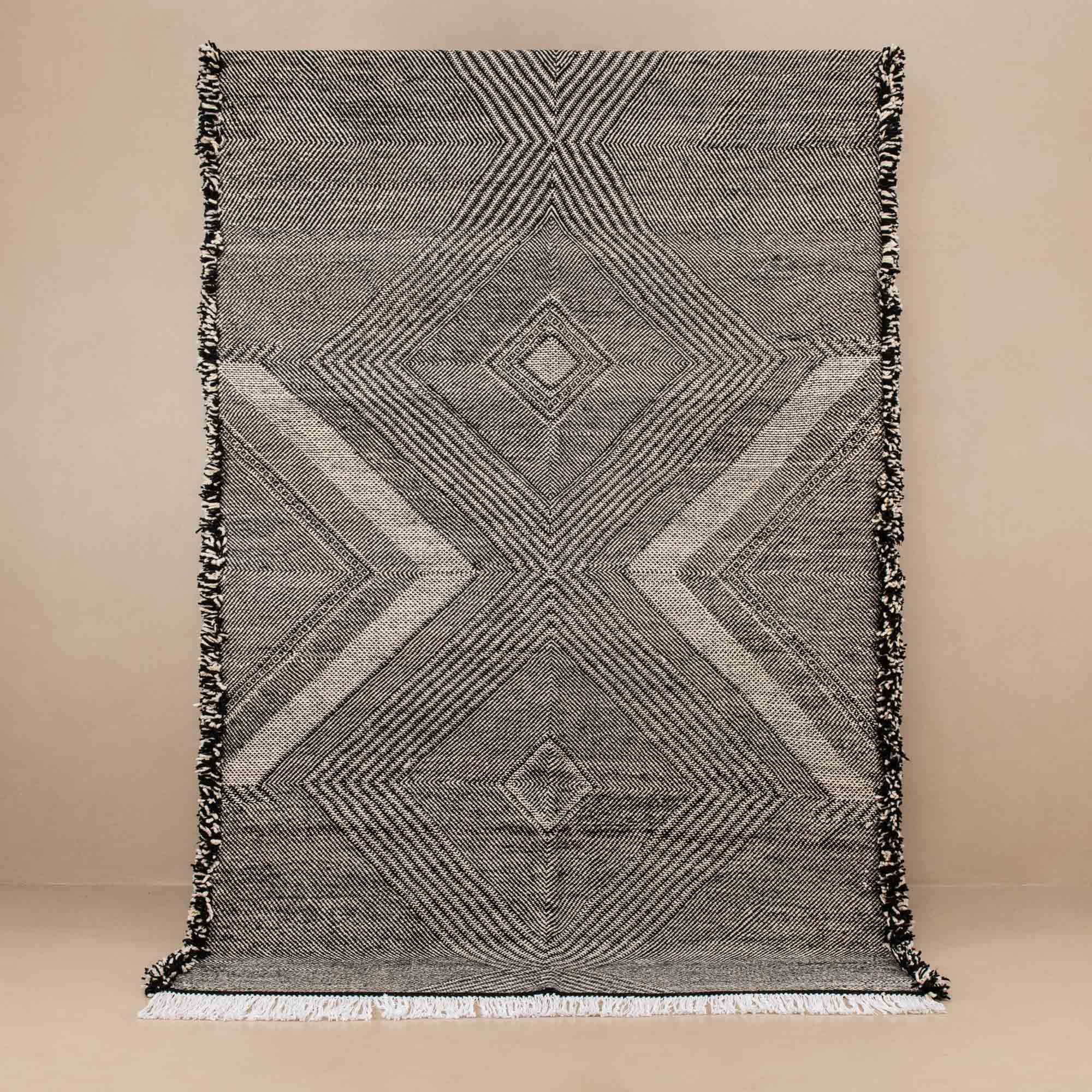 Wattas - taznakht kilim rug - Benisouk