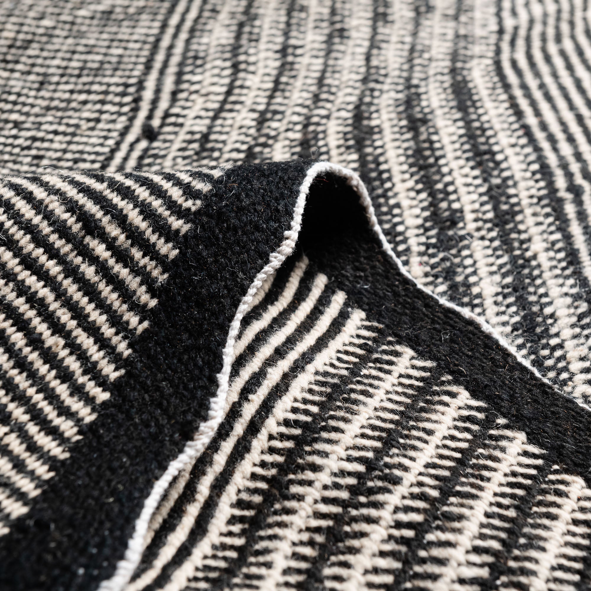 Wattas - taznakht kilim rug - Benisouk