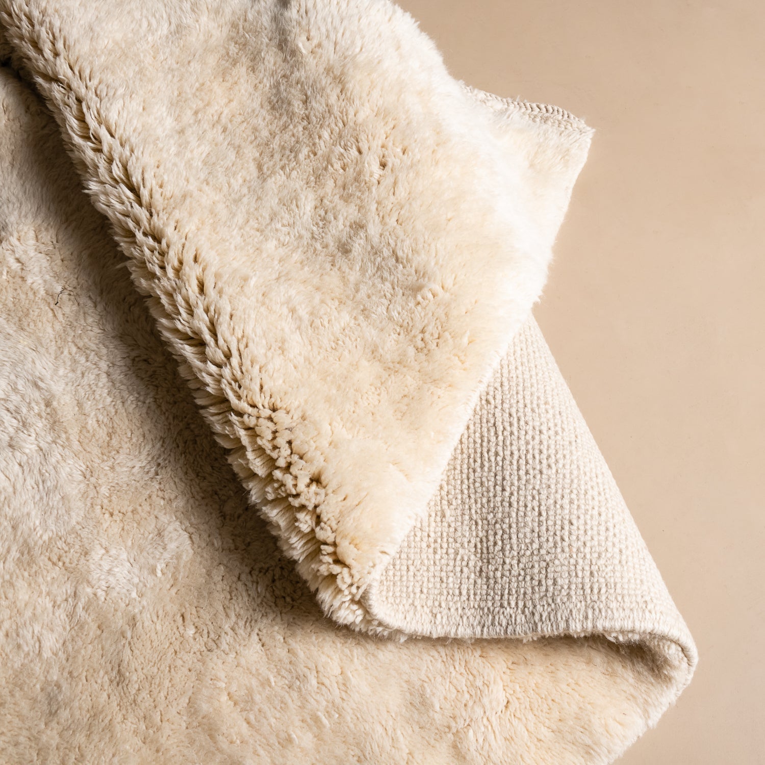 Whispered Lines - Luxury Shag Moroccan Rug - Benisouk