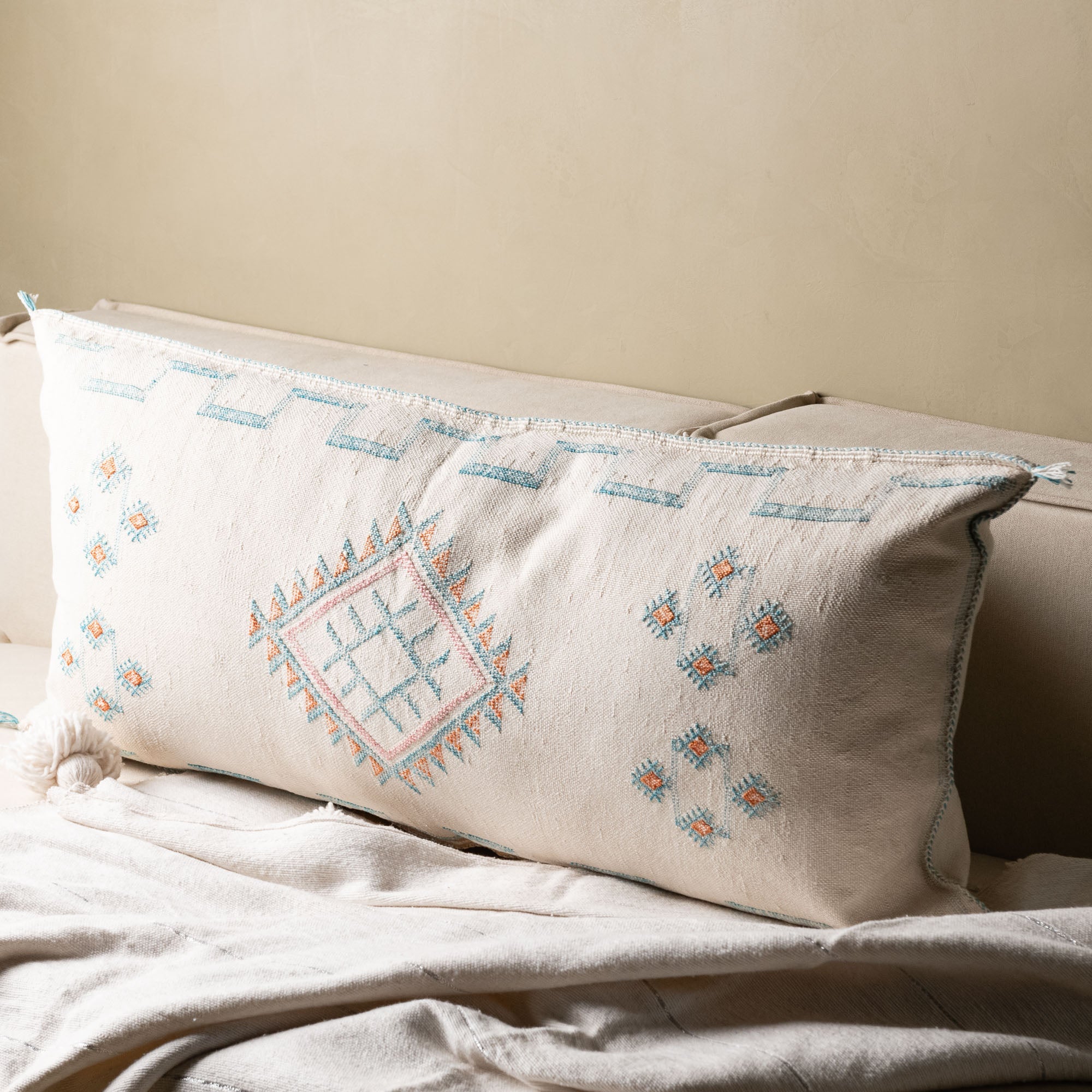 White Cactus silk pillow cover - Benisouk