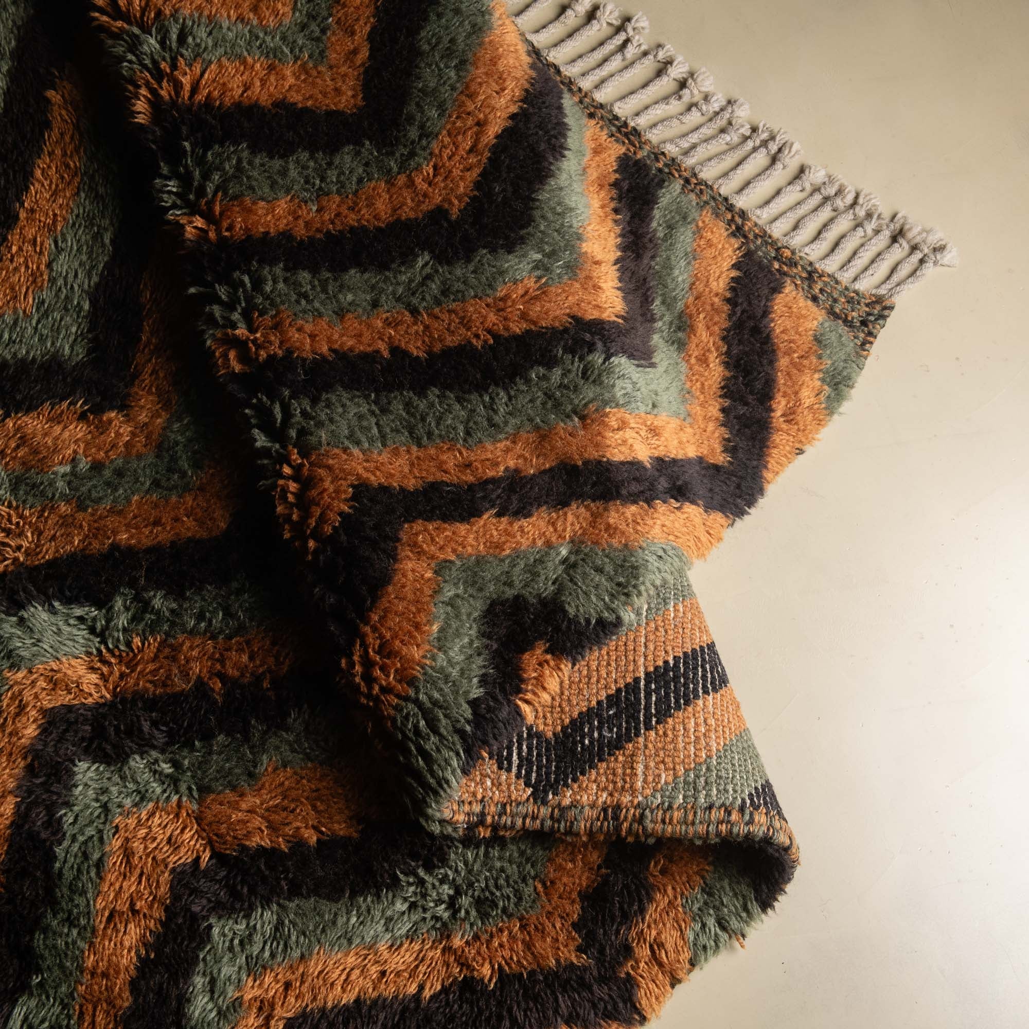 Winding track - Luxury Shag Moroccan Rug - Benisouk