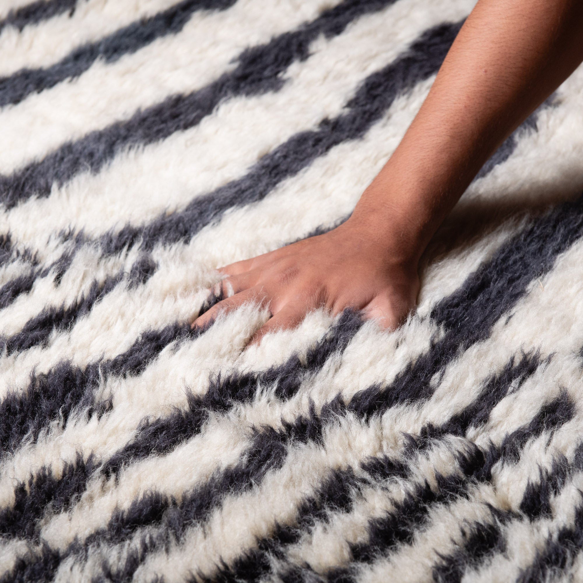 Woven Labyrinth - Luxury Shag Moroccan Rug - Benisouk