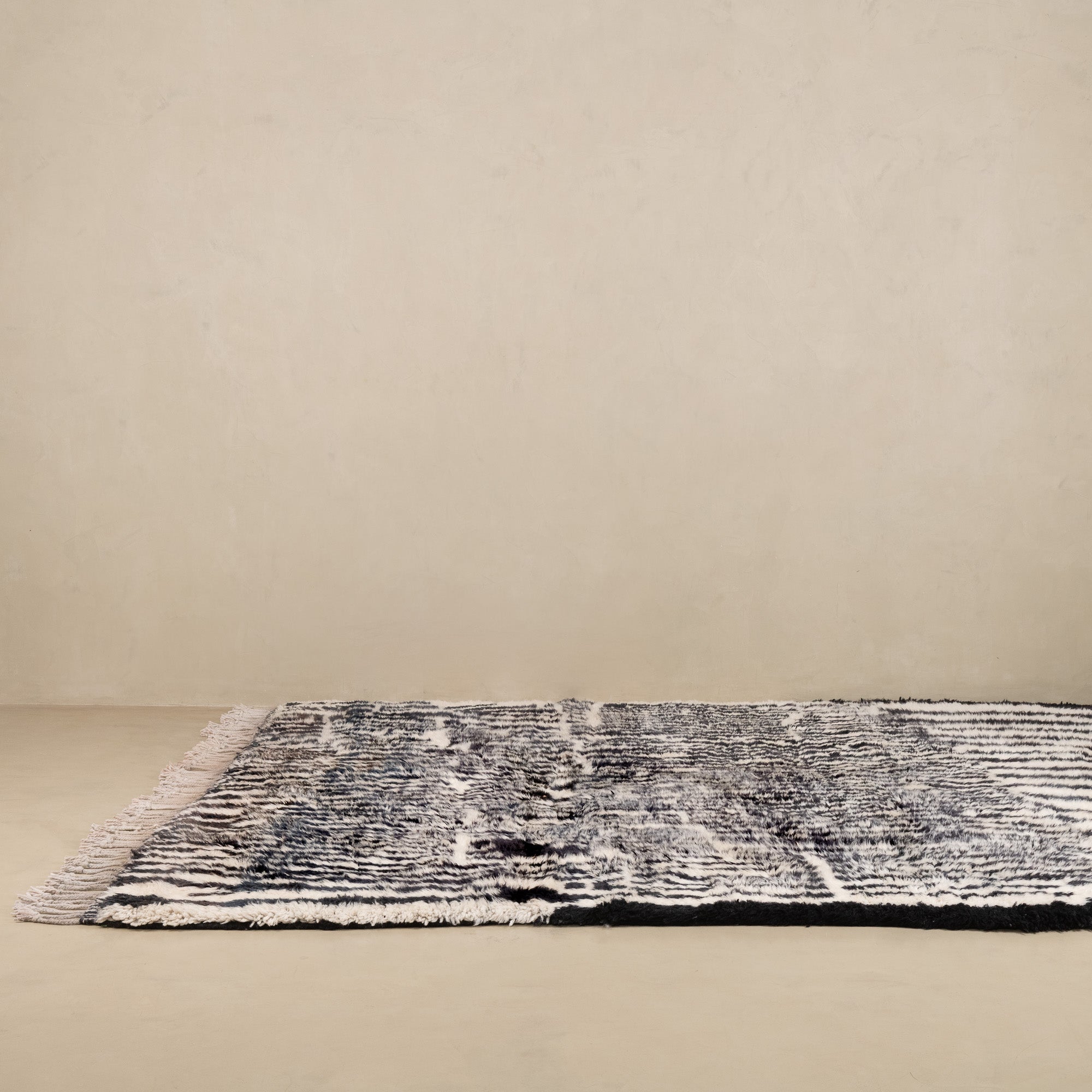 Woven Labyrinth - Luxury Shag Moroccan Rug - Benisouk