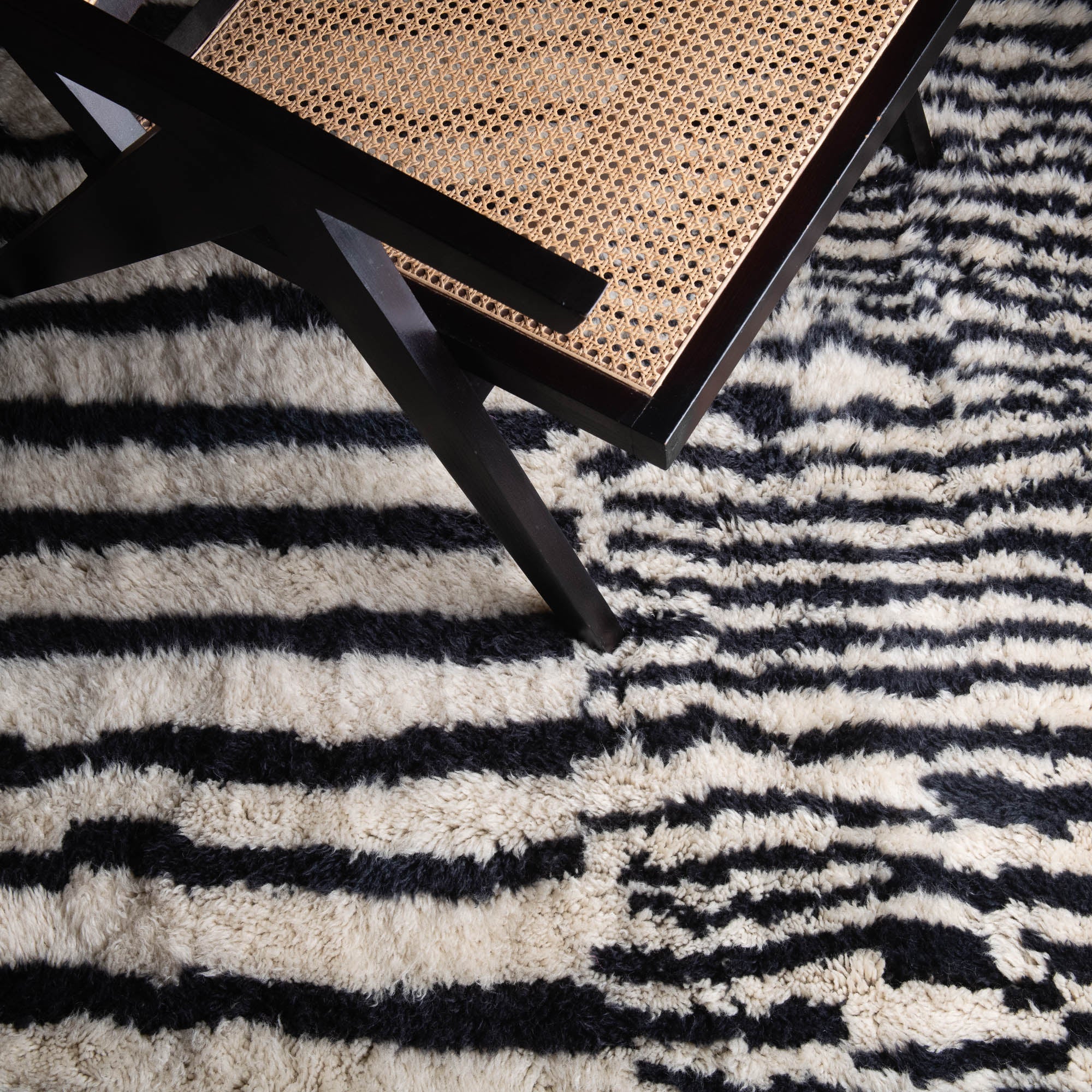 Woven Labyrinth - Luxury Shag Moroccan Rug - Benisouk