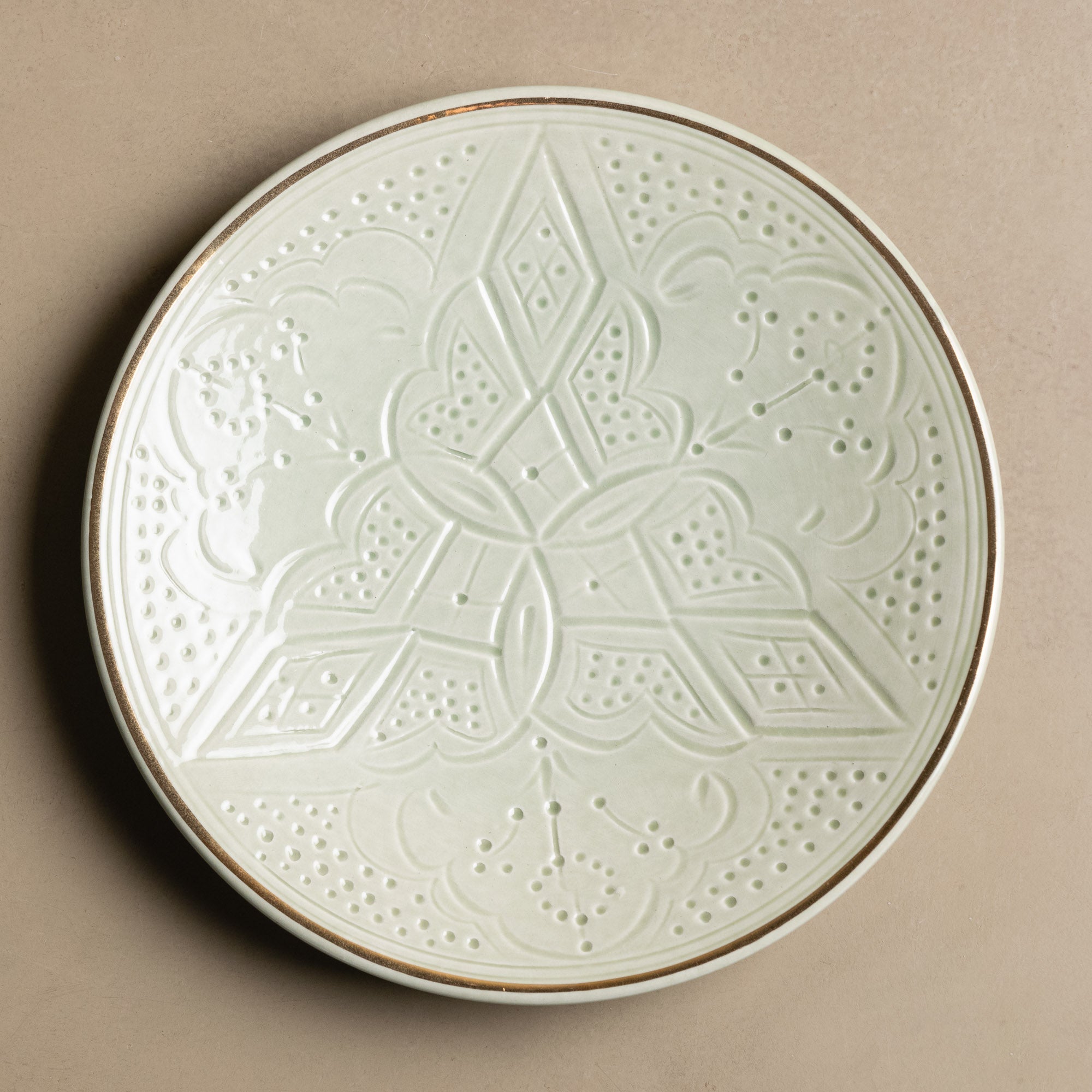 Zagora Dinner Plate Green - Moroccan Dinnerware Adorned with 12 Carat Gold Accents - Benisouk