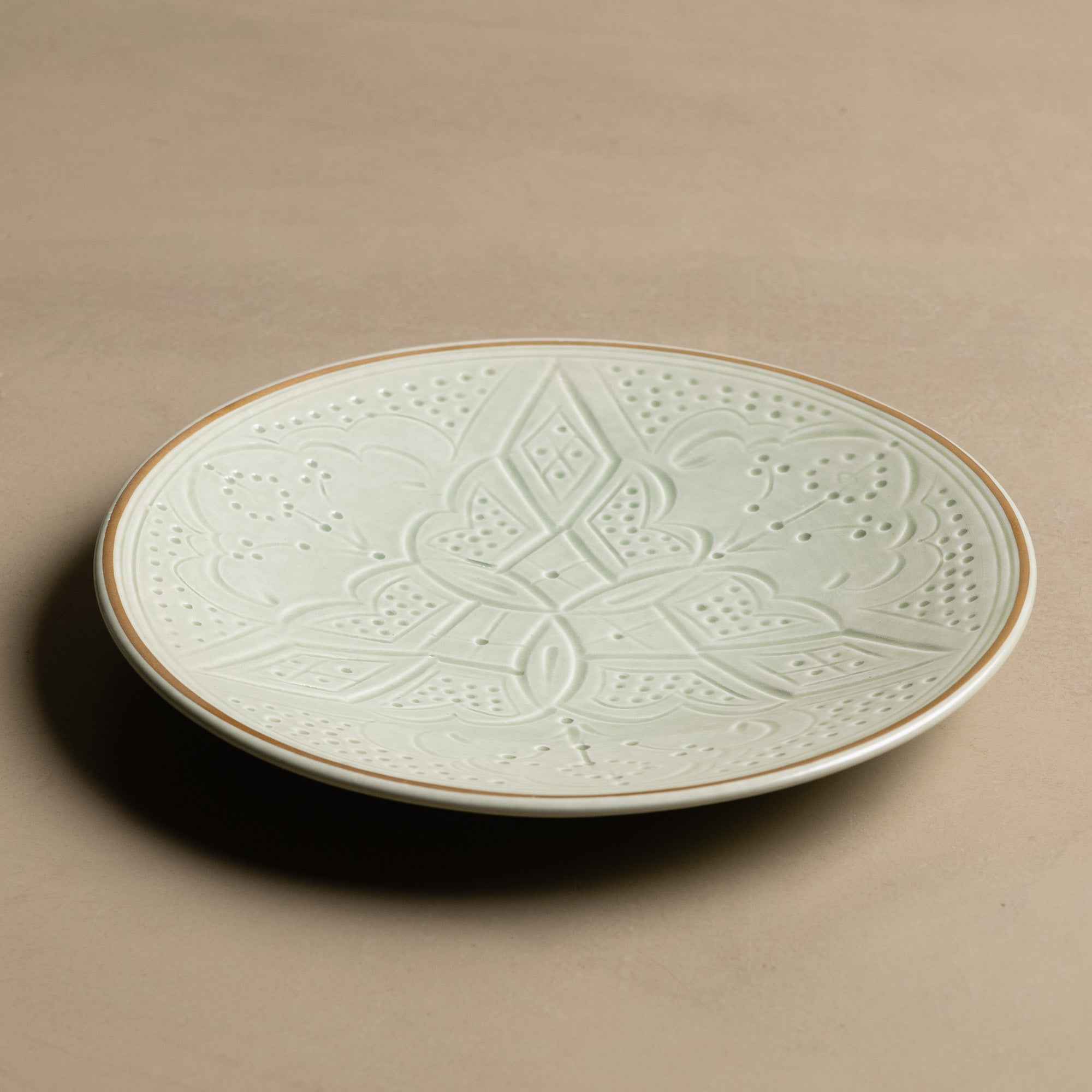 Zagora Dinner Plate Green - Moroccan Dinnerware Adorned with 12 Carat Gold Accents - Benisouk