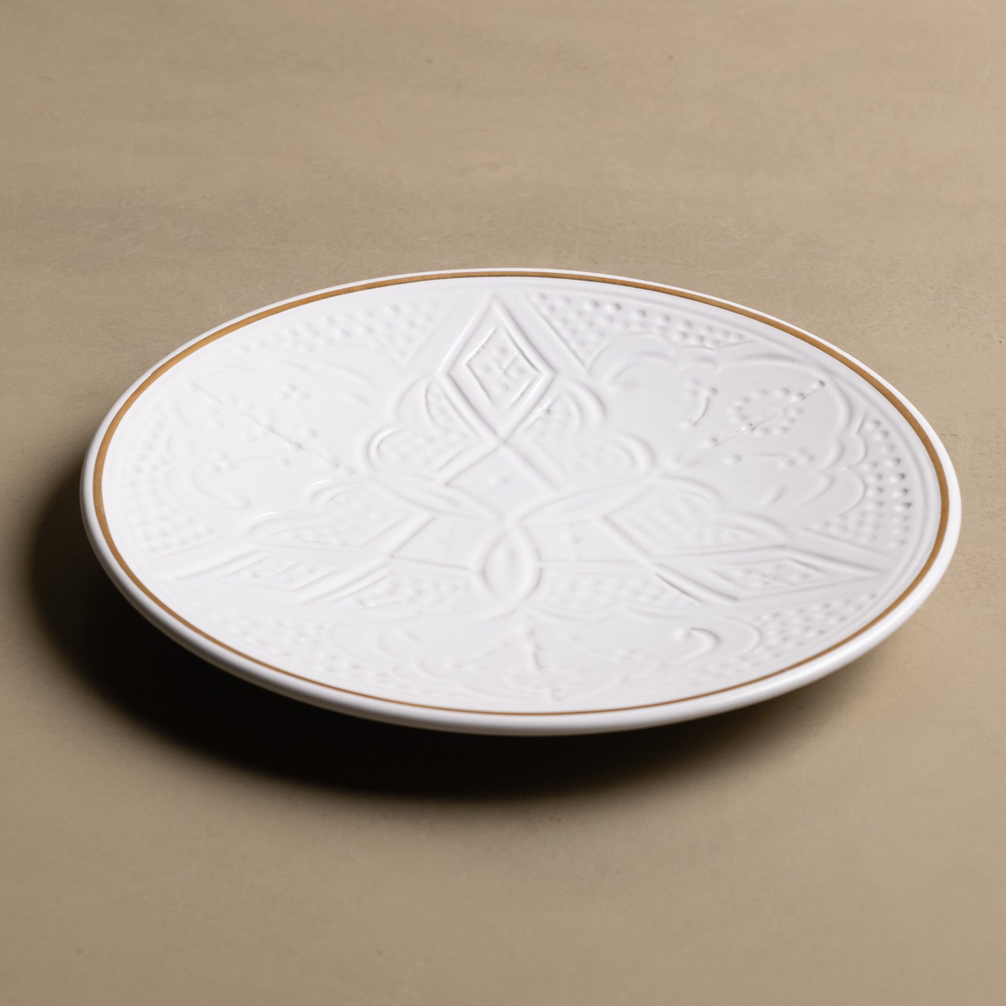 Zagora Dinner Plate White - Moroccan Dinnerware Adorned with 12 Carat Gold Accents - Benisouk