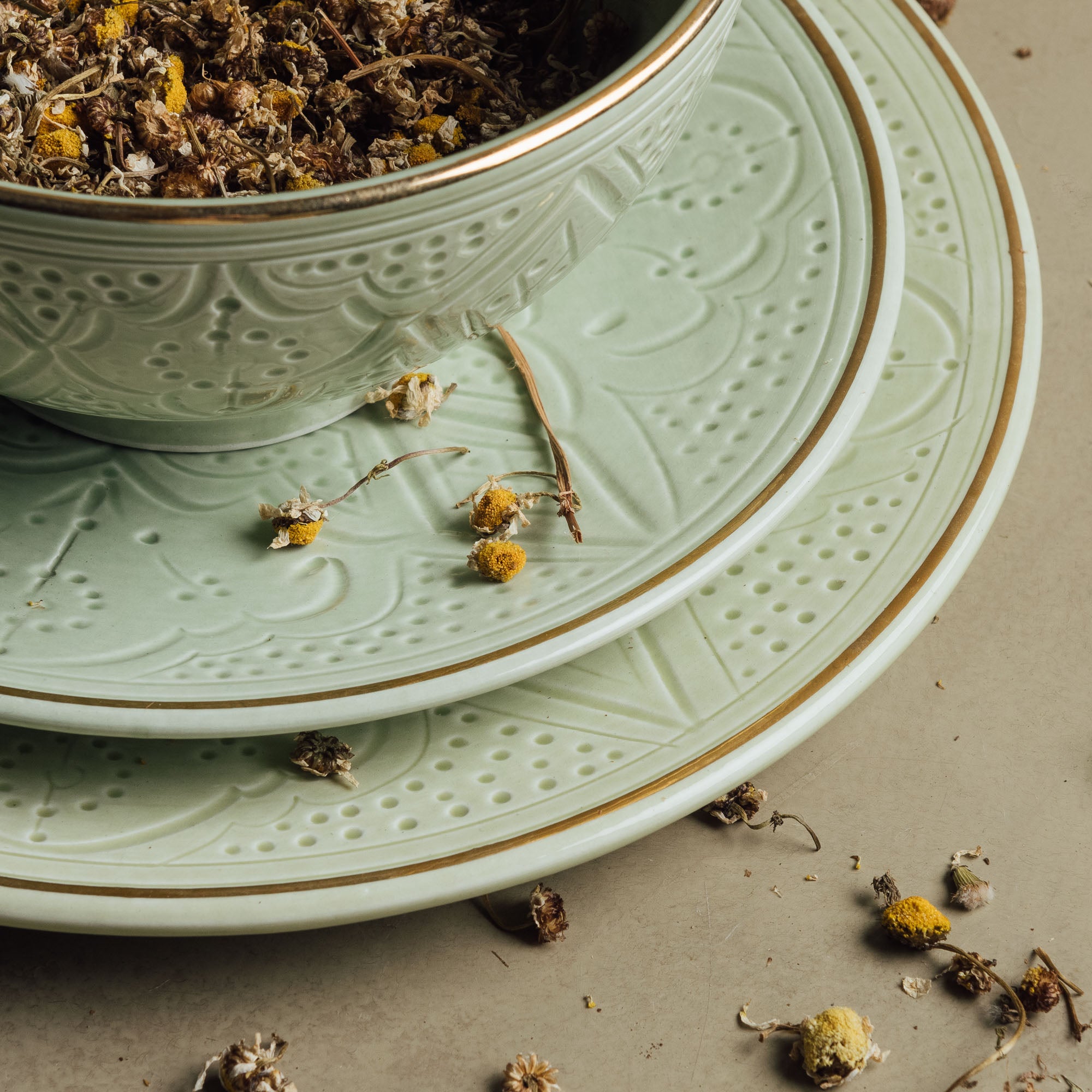 Zagora Green - Moroccan Dinnerware Set Adorned with 12 Carat Gold Accents - Benisouk