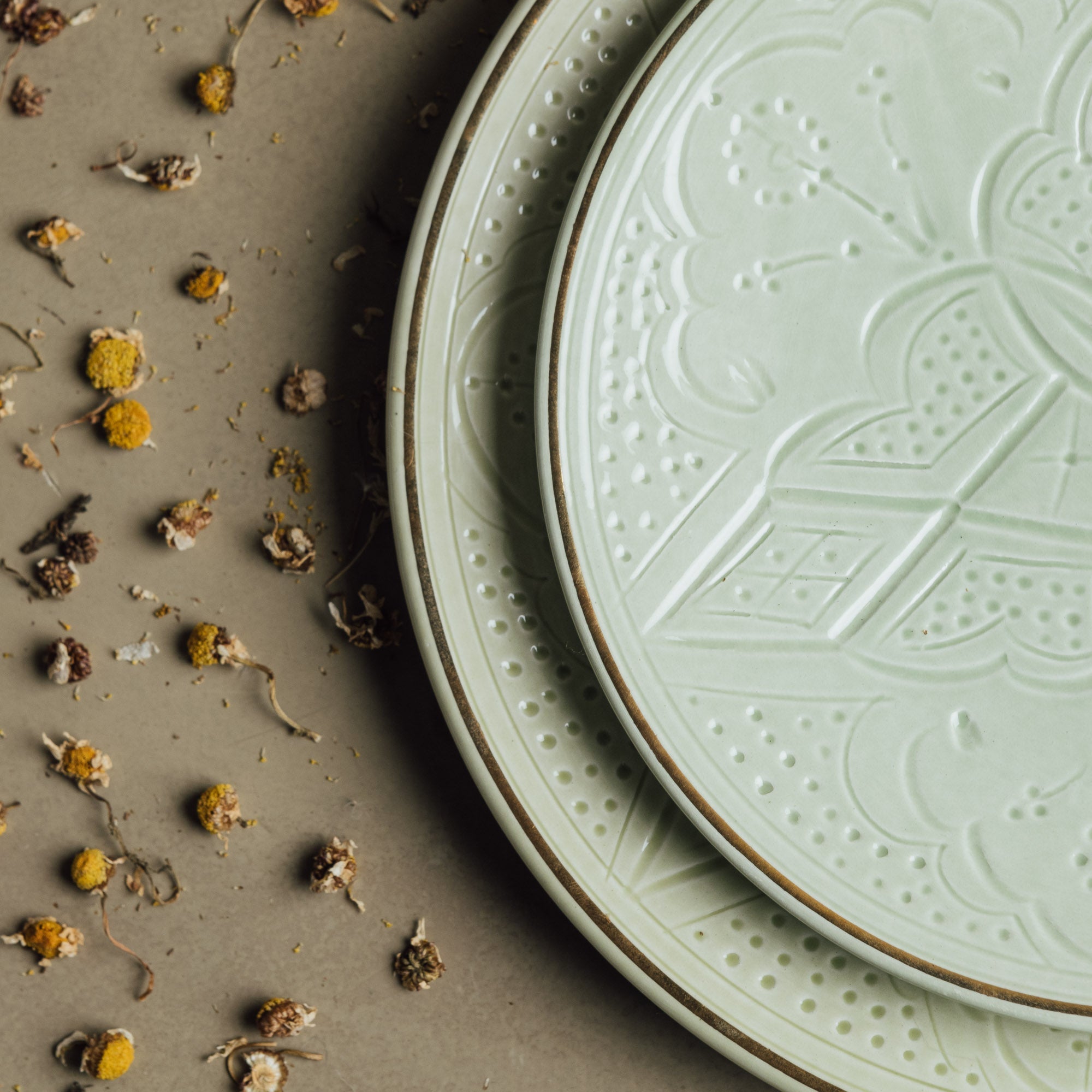 Zagora Green - Moroccan Dinnerware Set Adorned with 12 Carat Gold Accents - Benisouk