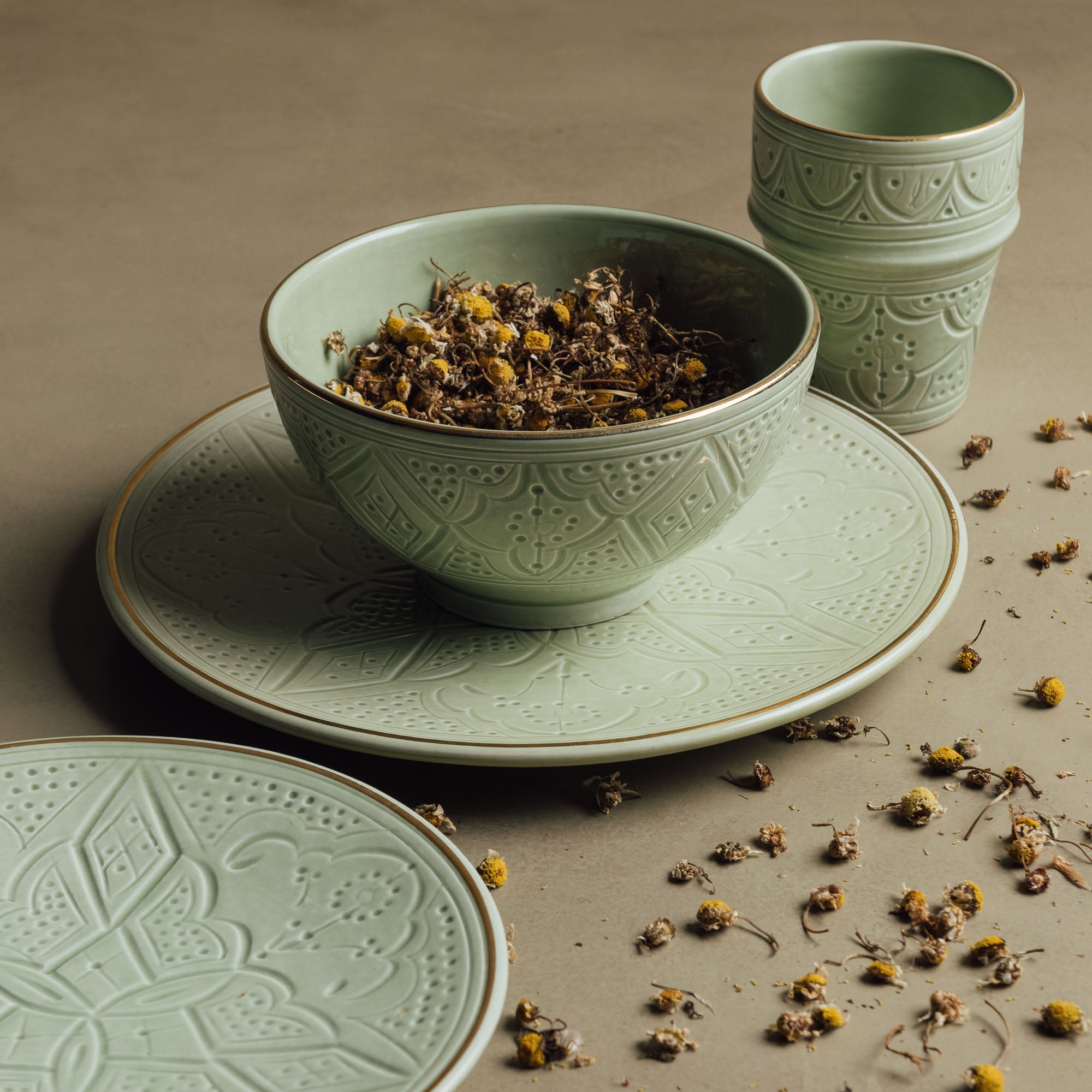 Zagora Green - Moroccan Dinnerware Set Adorned with 12 Carat Gold Accents - Benisouk