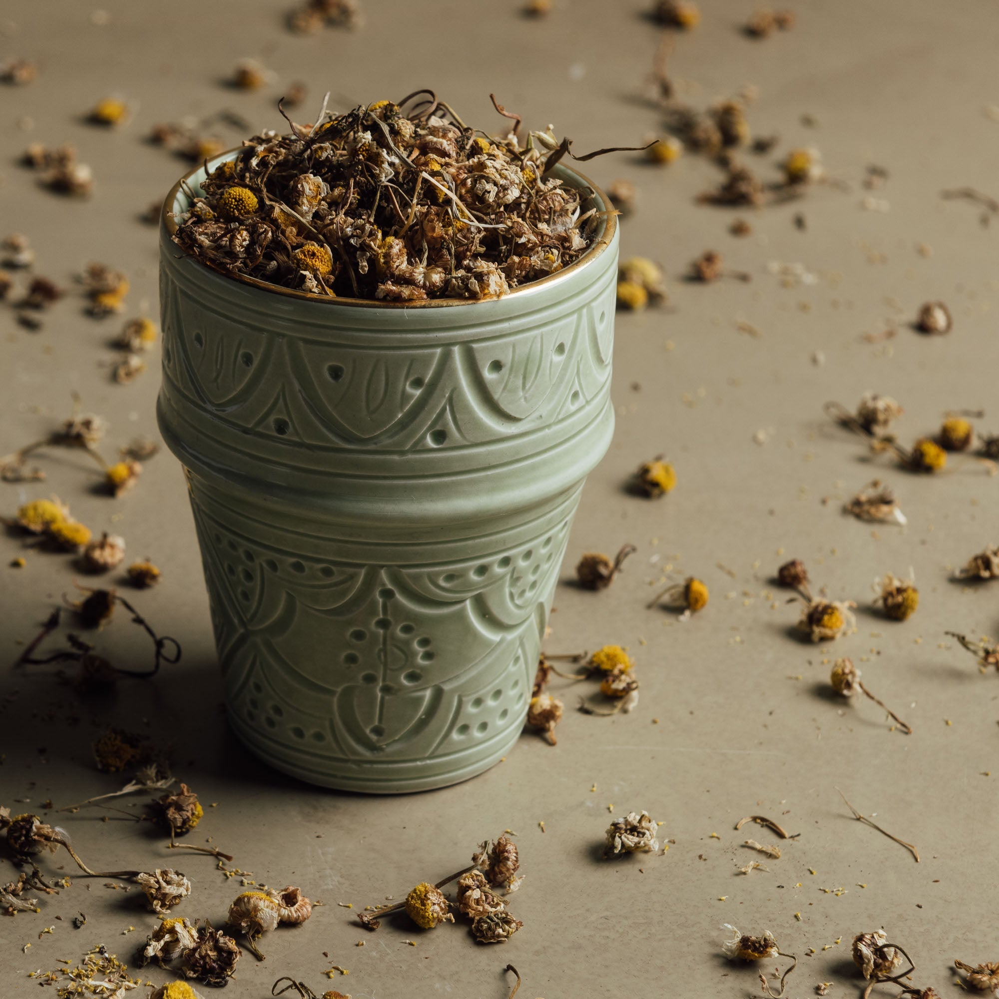 Zagora Green - Moroccan Dinnerware Set Adorned with 12 Carat Gold Accents - Benisouk