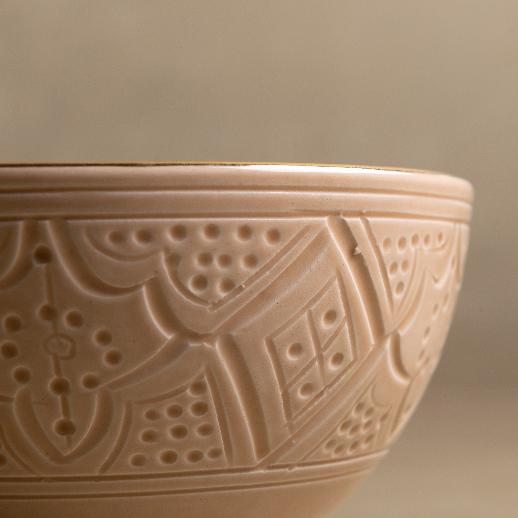 Zagora Sand Bowl - Moroccan Dinnerware Adorned with 12 Carat Gold Accents - Benisouk