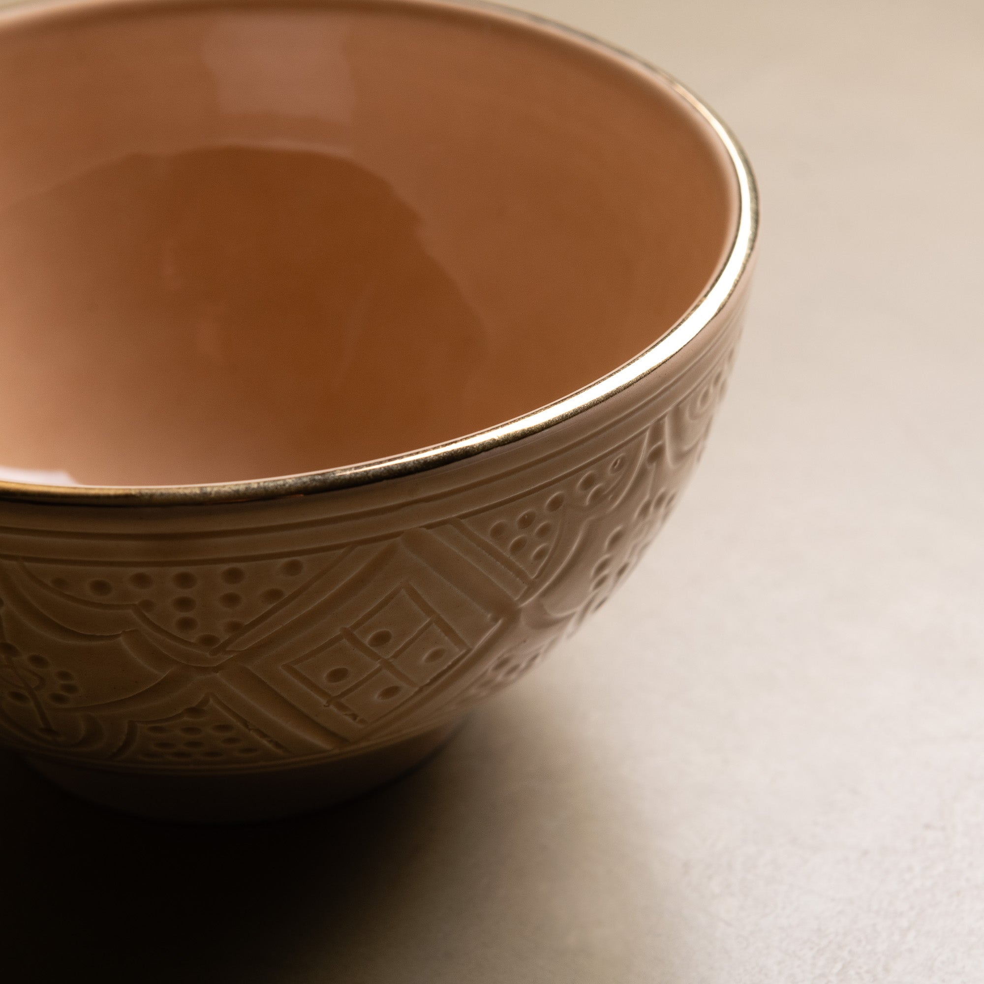 Zagora Sand Bowl - Moroccan Dinnerware Adorned with 12 Carat Gold Accents - Benisouk