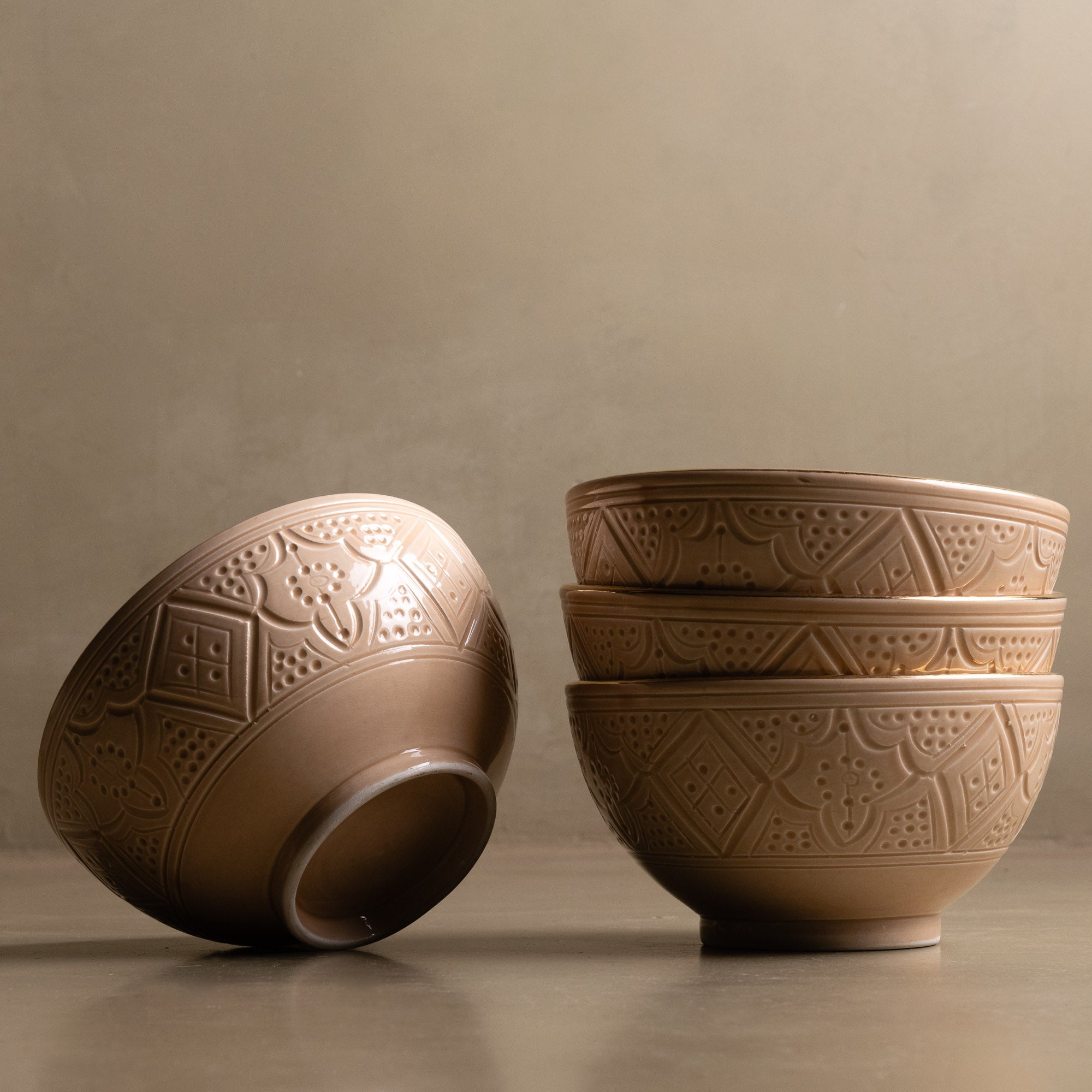 Zagora Sand Bowl - Moroccan Dinnerware Adorned with 12 Carat Gold Accents - Benisouk