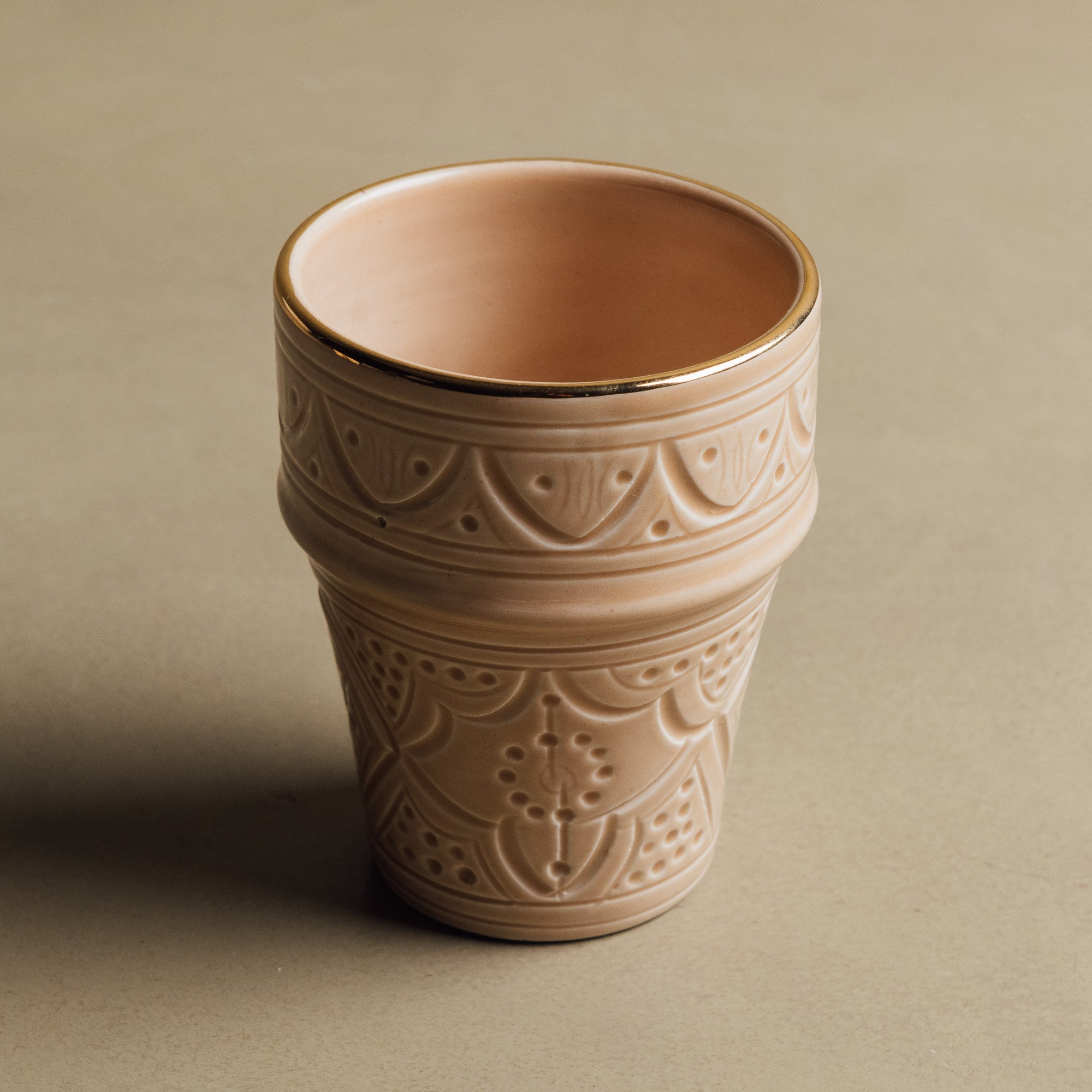 Zagora Sand Cup - Moroccan Dinnerware Adorned with 12 Carat Gold Accents - Benisouk