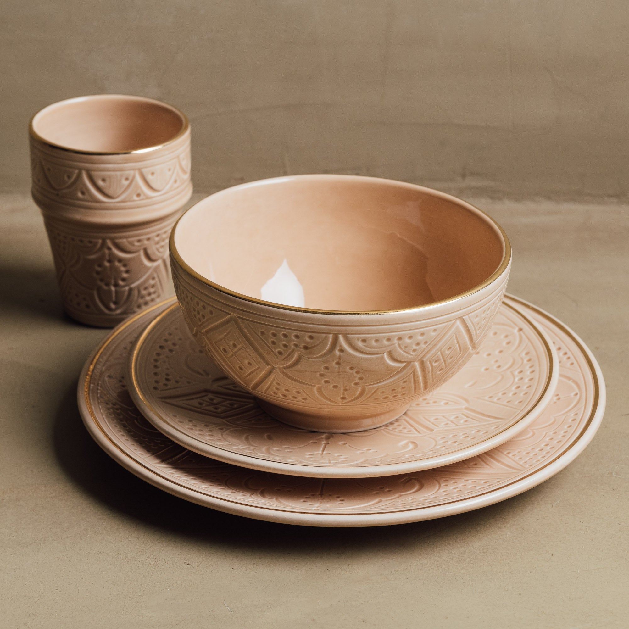 Zagora Sand - Moroccan Dinnerware Set Adorned with 12 Carat Gold Accents - Benisouk