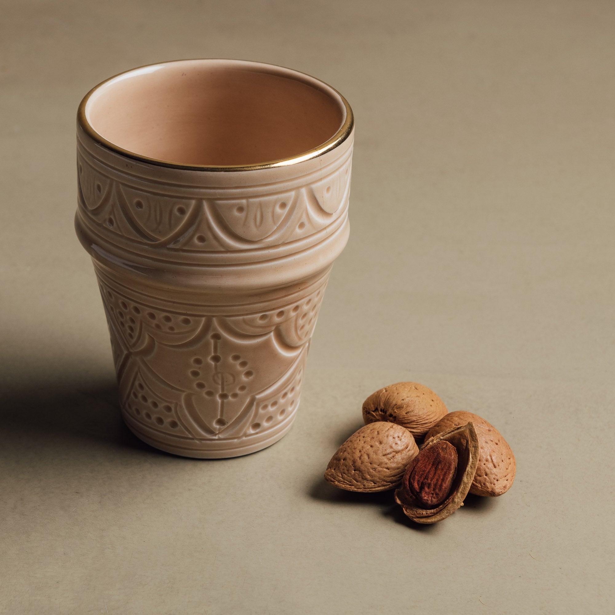 Zagora Sand - Moroccan Dinnerware Set Adorned with 12 Carat Gold Accents - Benisouk