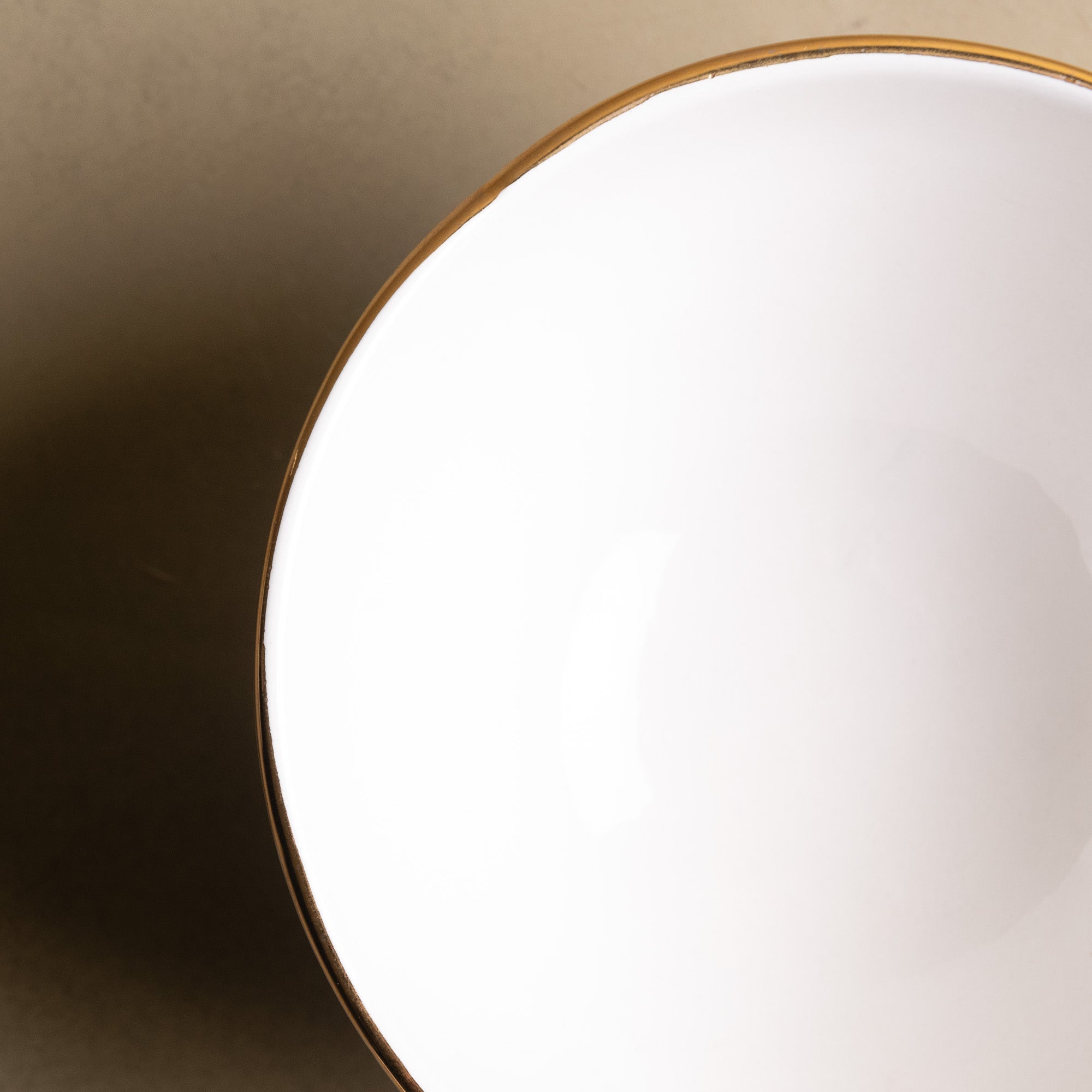 Zagora White Bowl - Moroccan Dinnerware Adorned with 12 Carat Gold Accents - Benisouk
