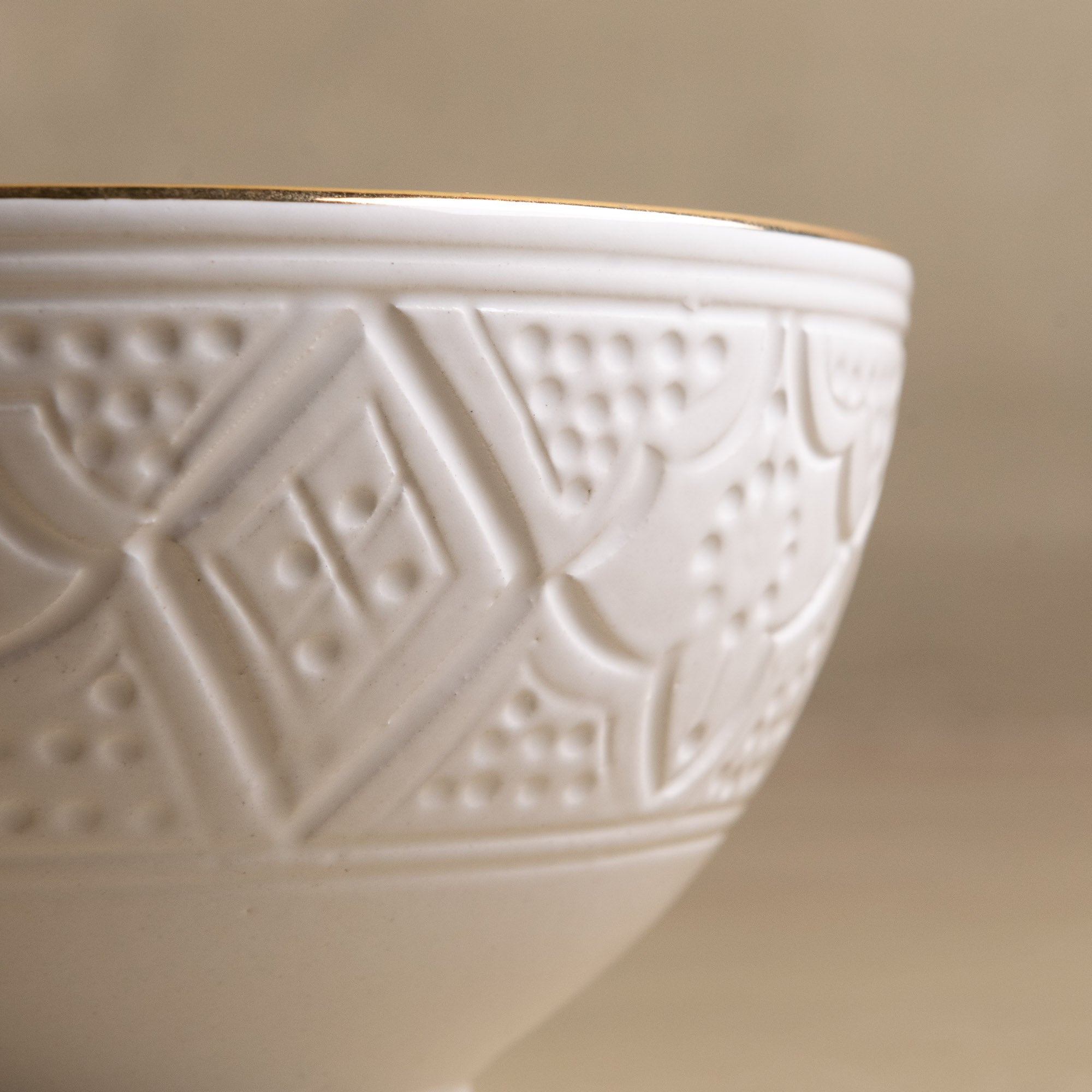 Zagora White Bowl - Moroccan Dinnerware Adorned with 12 Carat Gold Accents - Benisouk