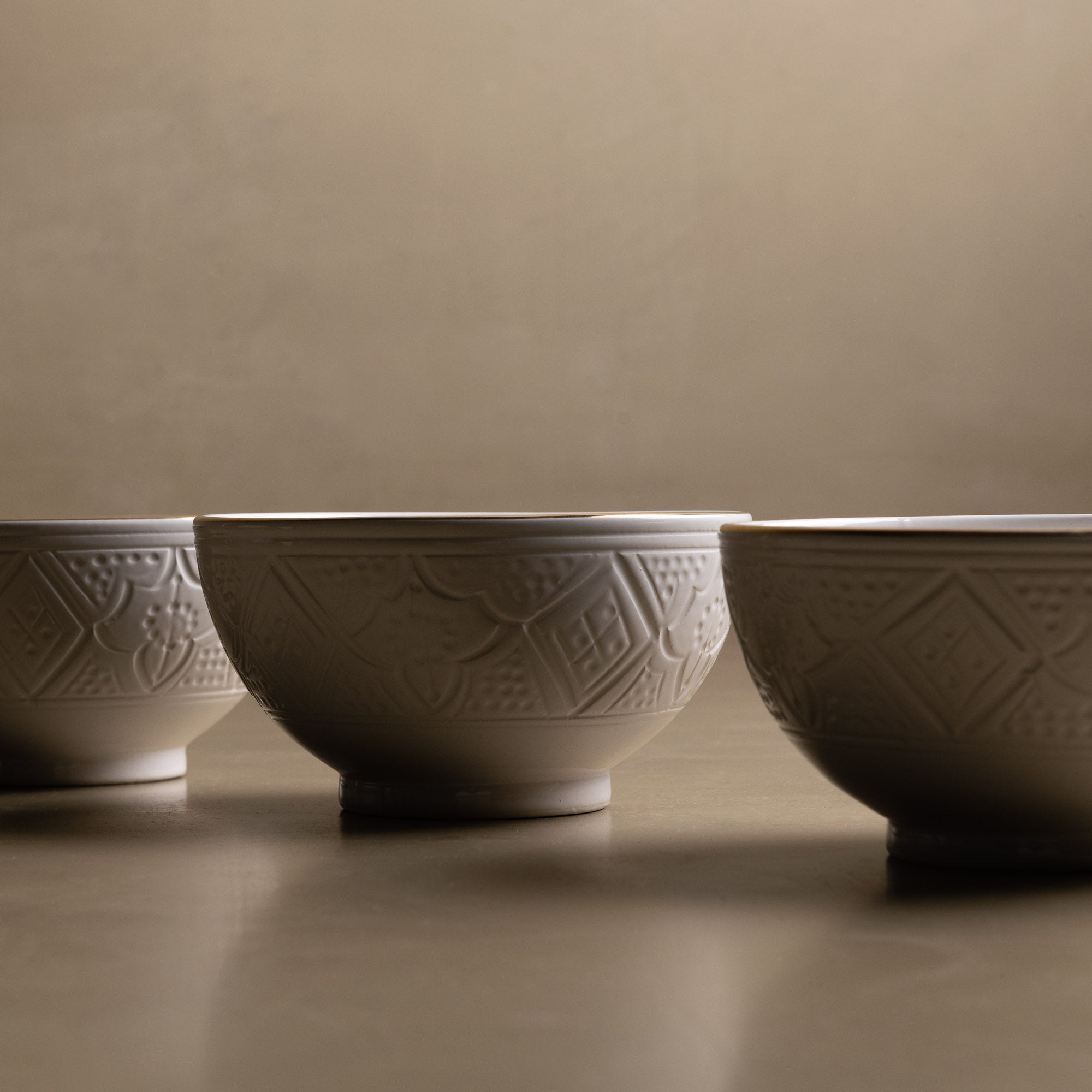 Zagora White Bowl - Moroccan Dinnerware Adorned with 12 Carat Gold Accents - Benisouk