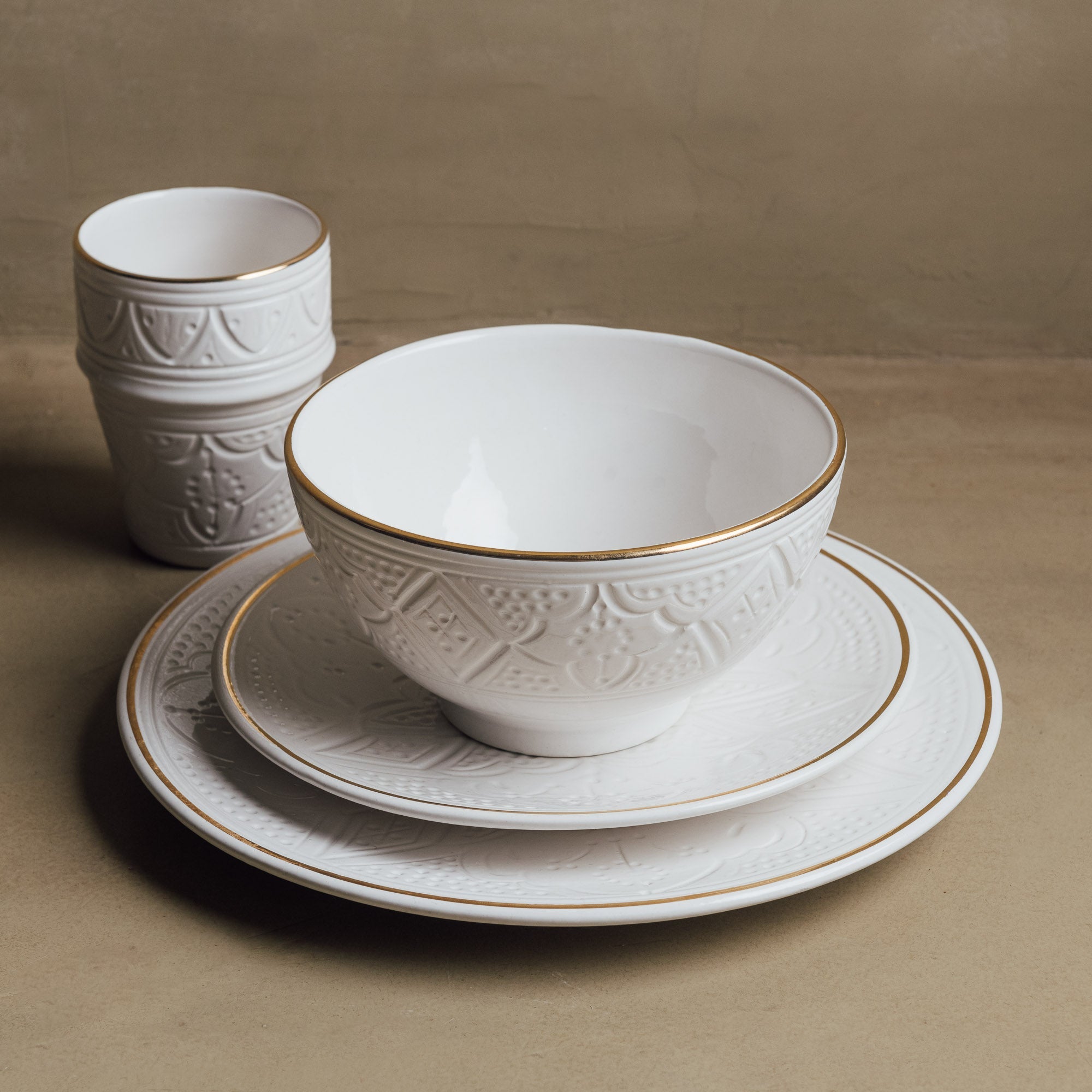 Zagora White - Moroccan Dinnerware Set Adorned with 12 Carat Gold Accents - Benisouk