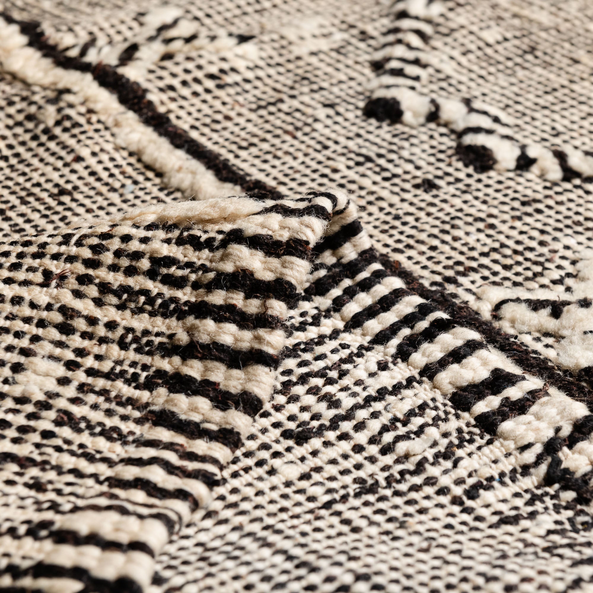 Agourai - taznakht kilim rug - Benisouk