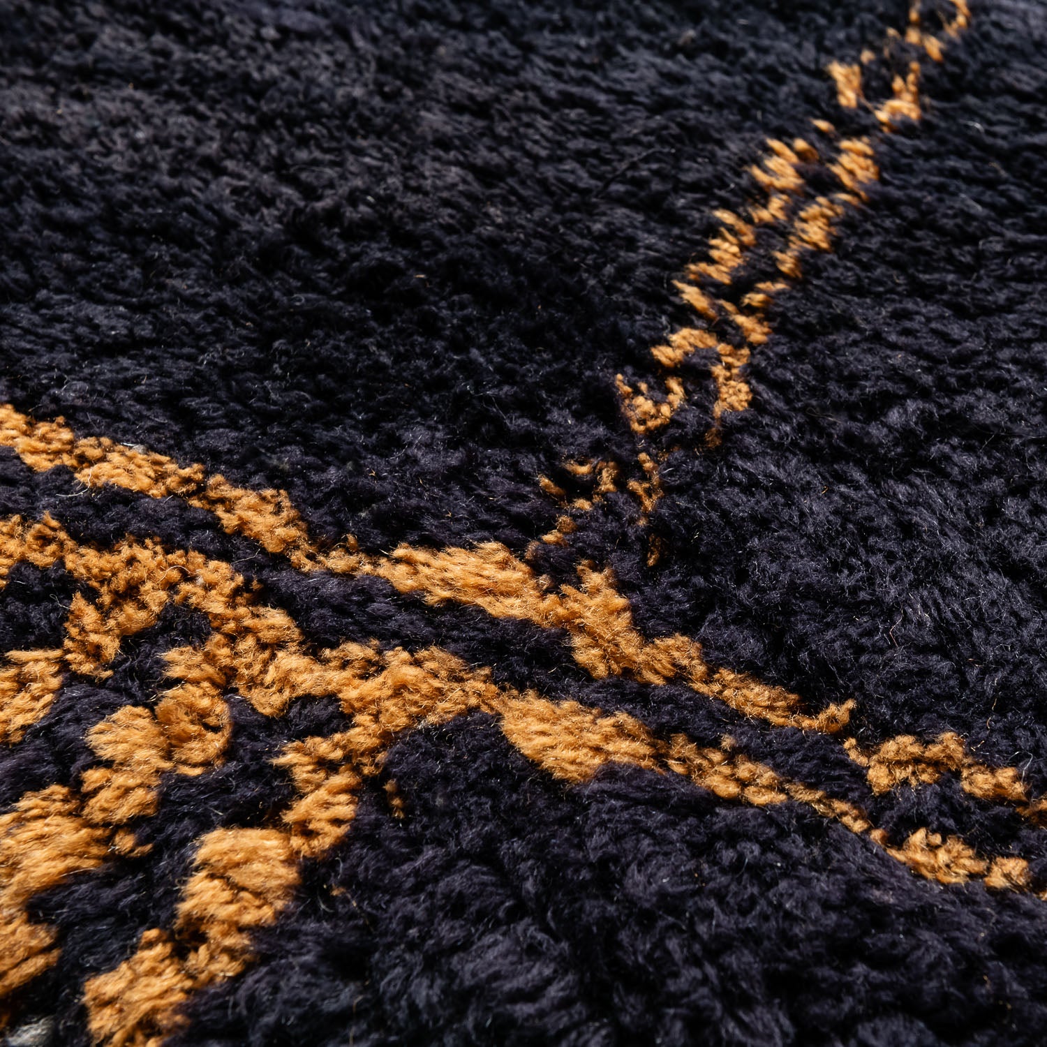 Black Sands Mirage - Luxury Shag Moroccan Rug - Benisouk