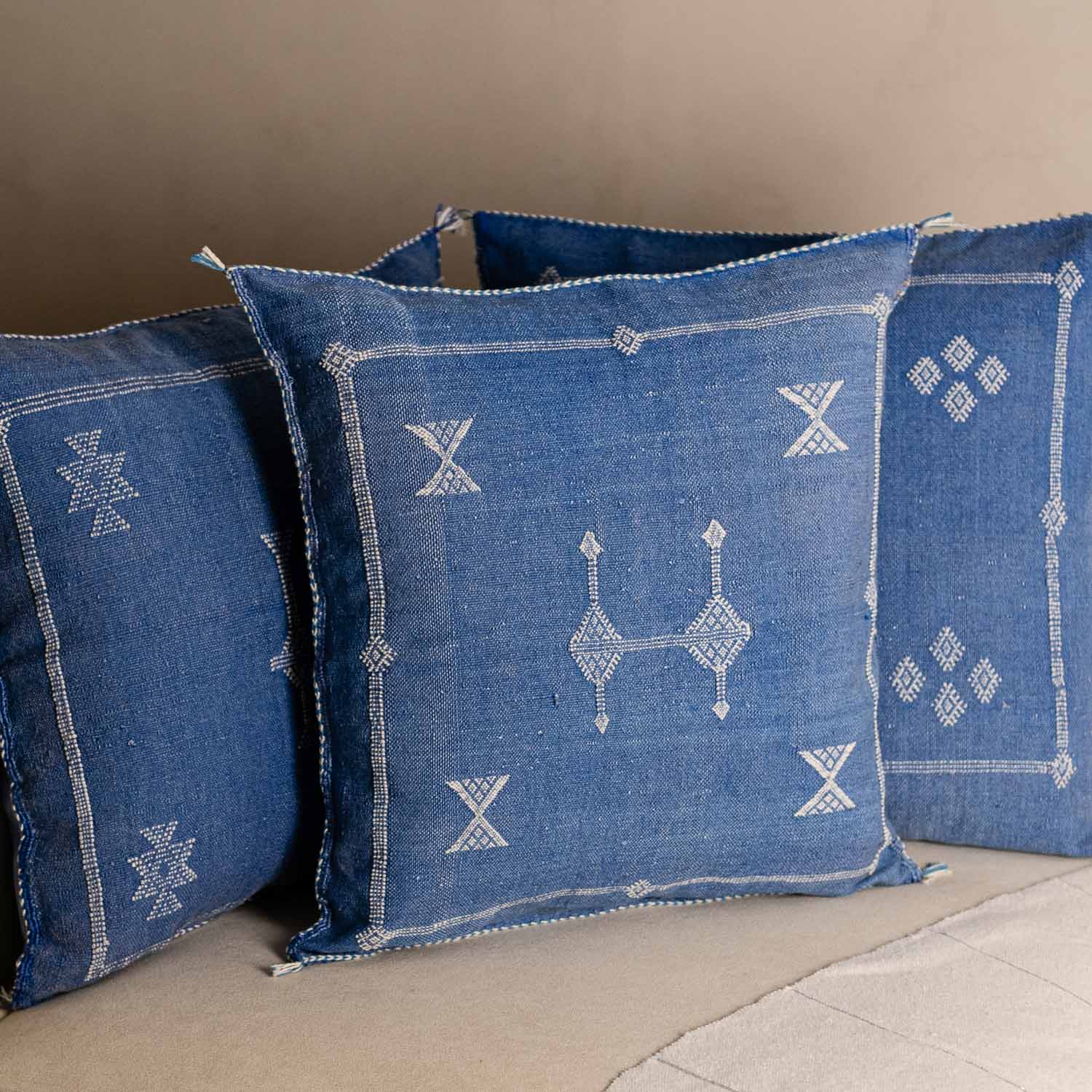 Blue Cactus silk pillow cover - Benisouk